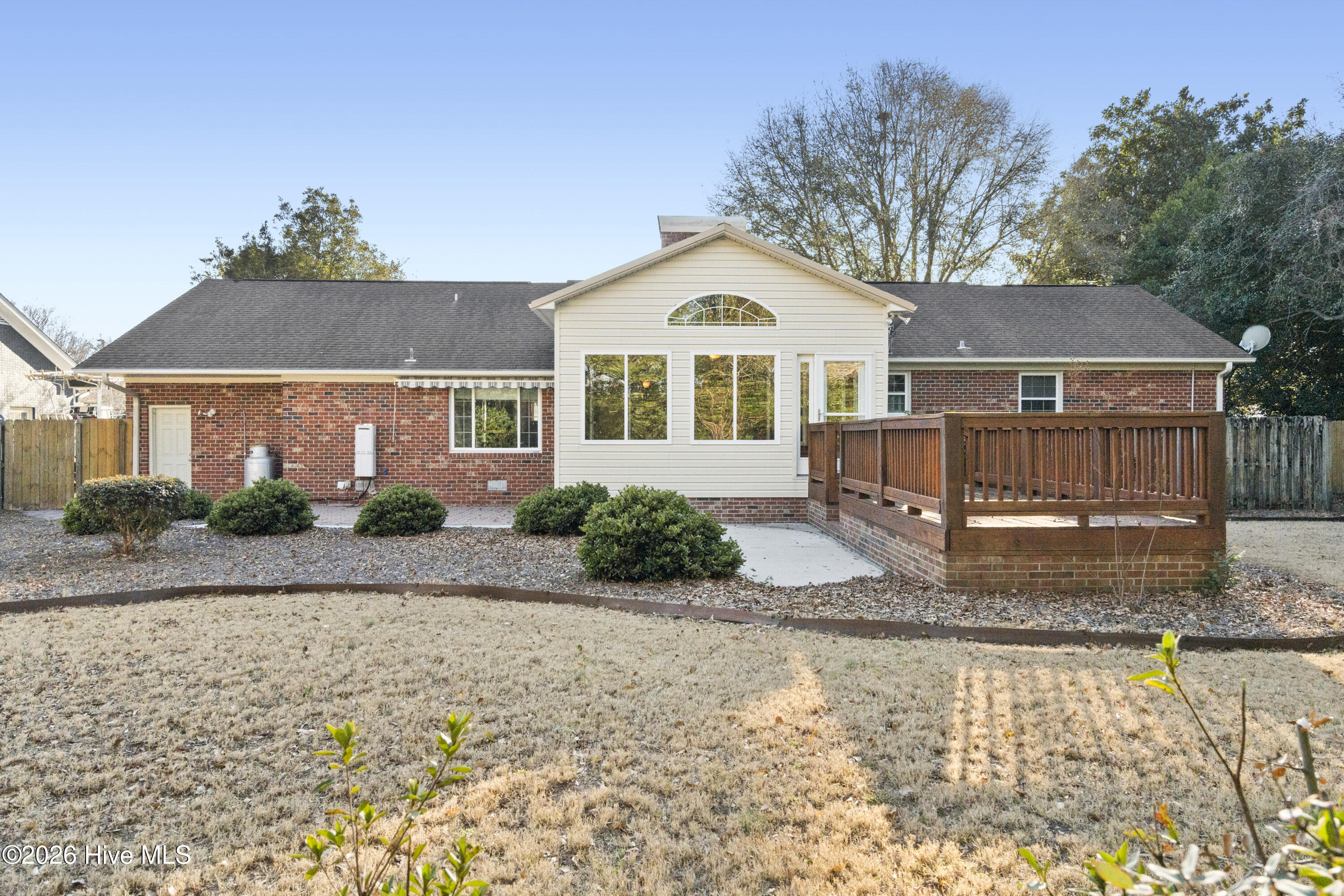 100549887 | Photo 12