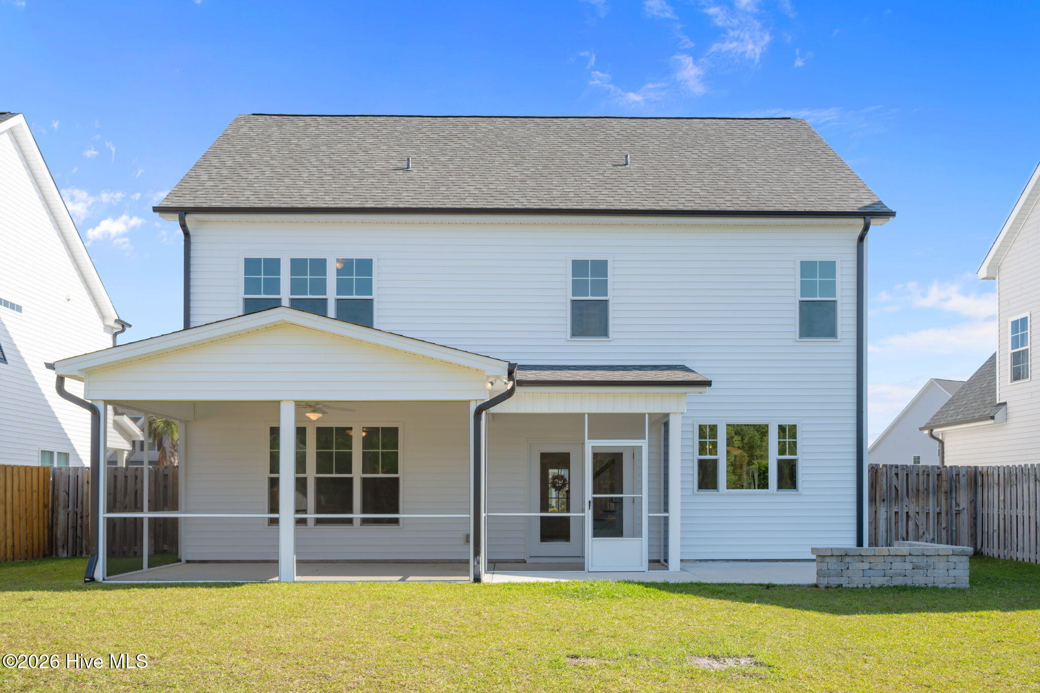 100567807 | Photo 25