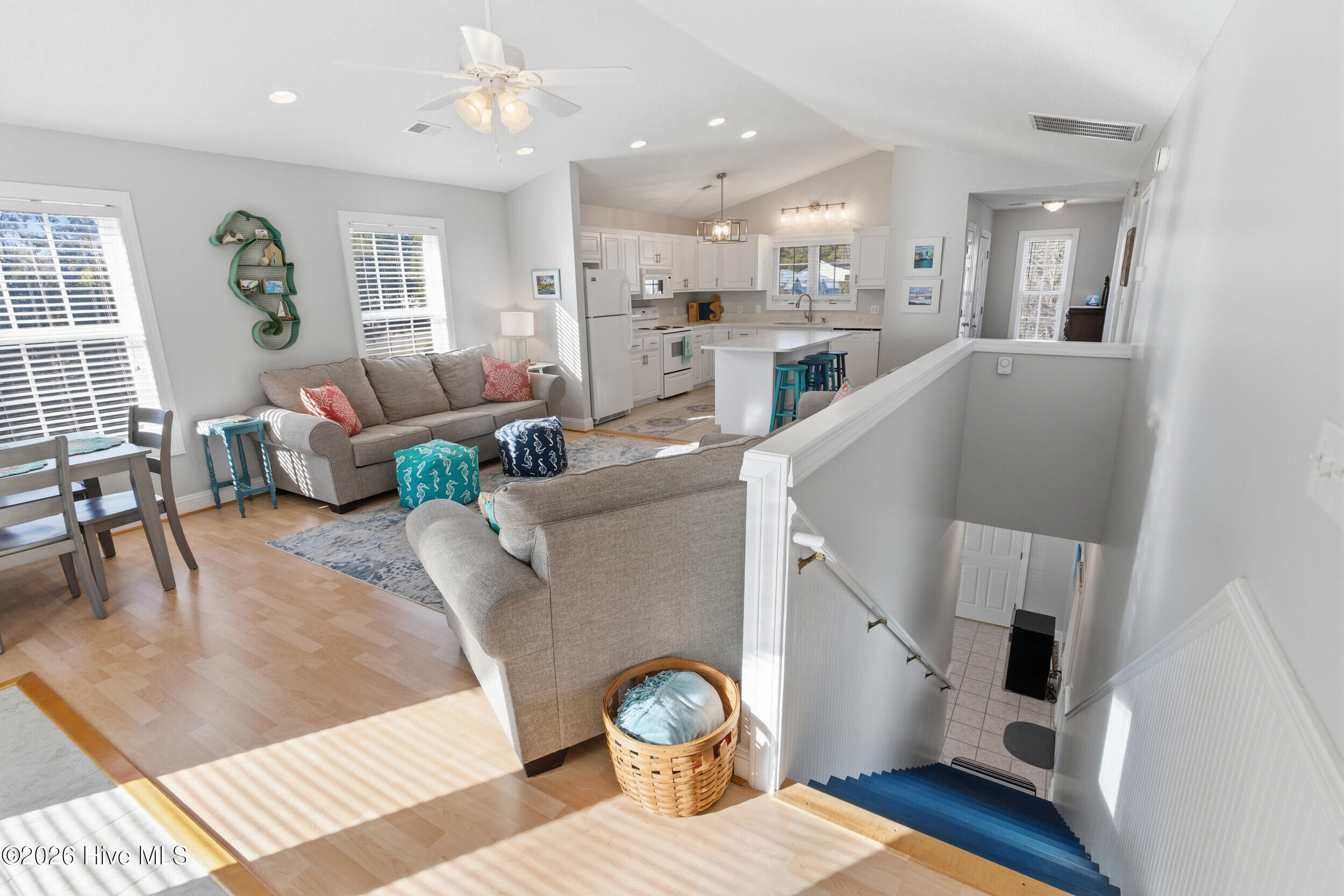 100549898 | Photo 22