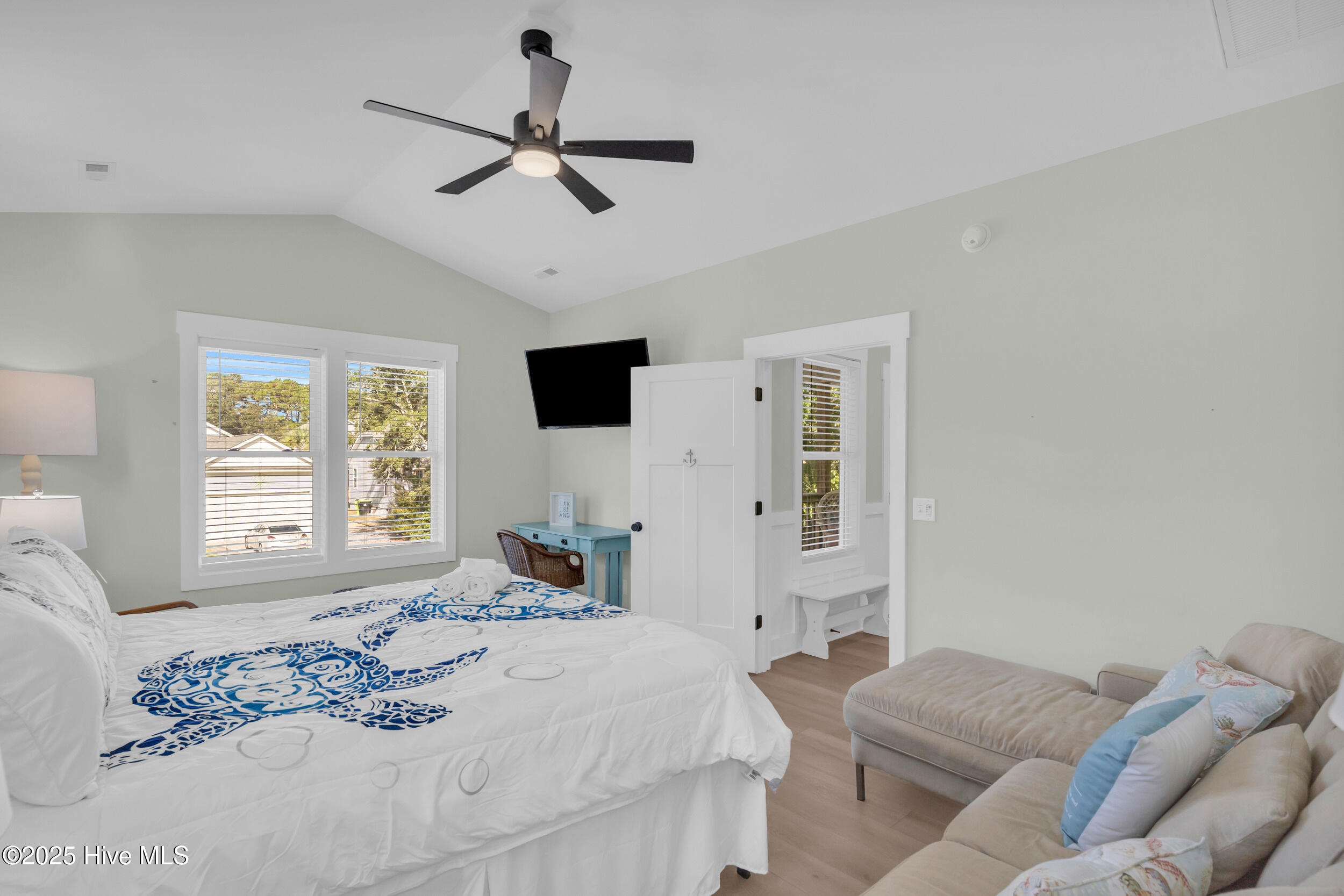 100534529 | Photo 21