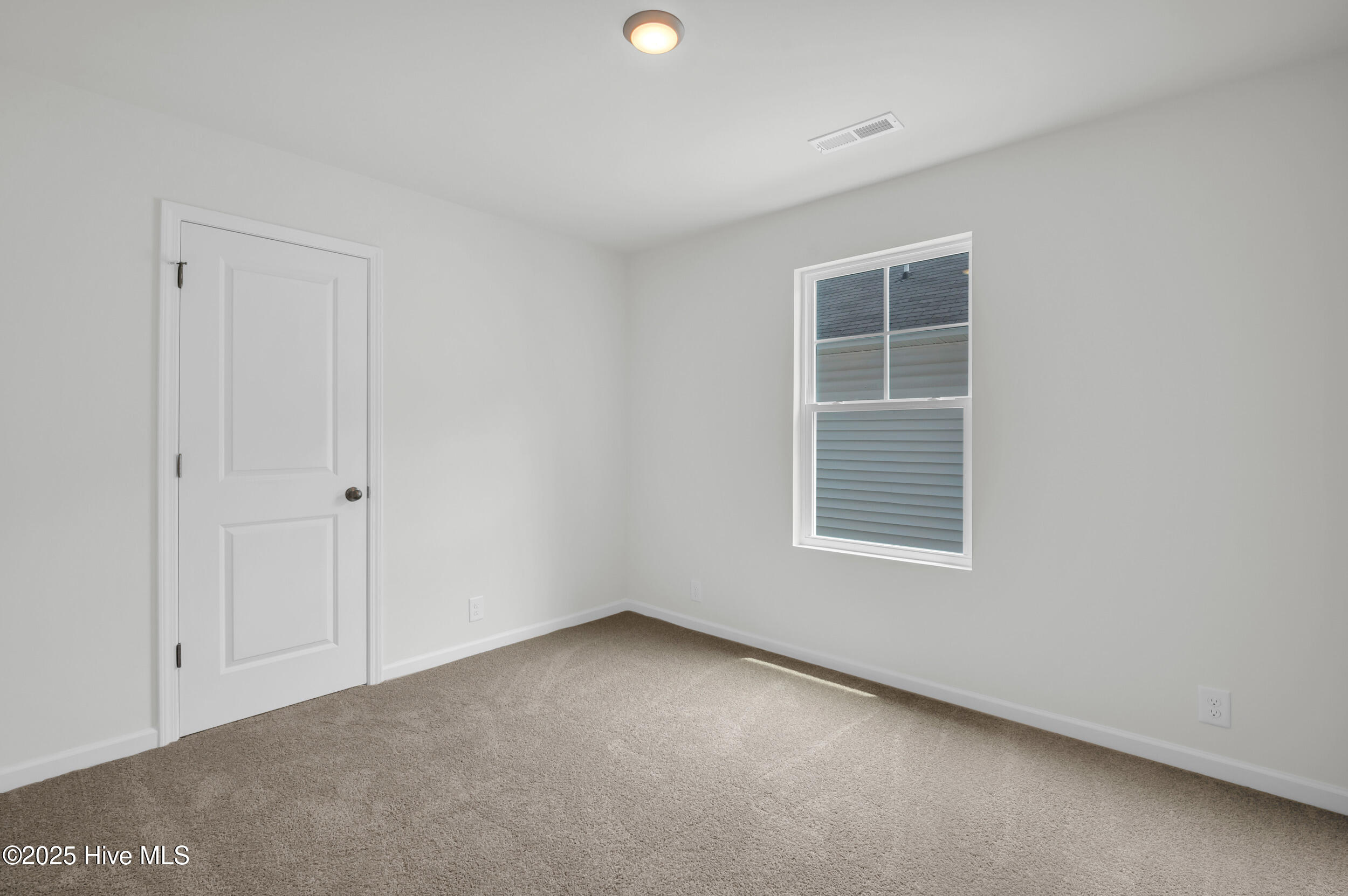 100522862 | Photo 14