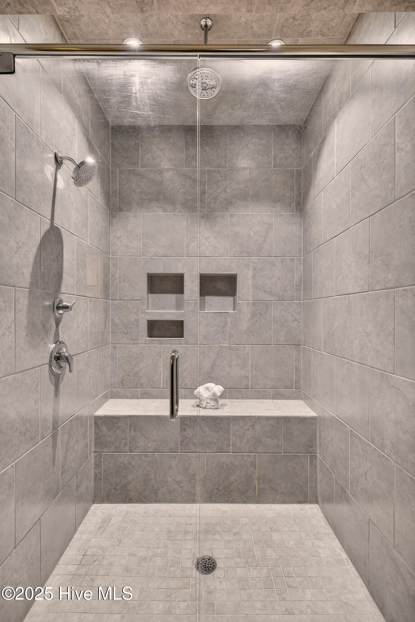 100537739 | Photo 26