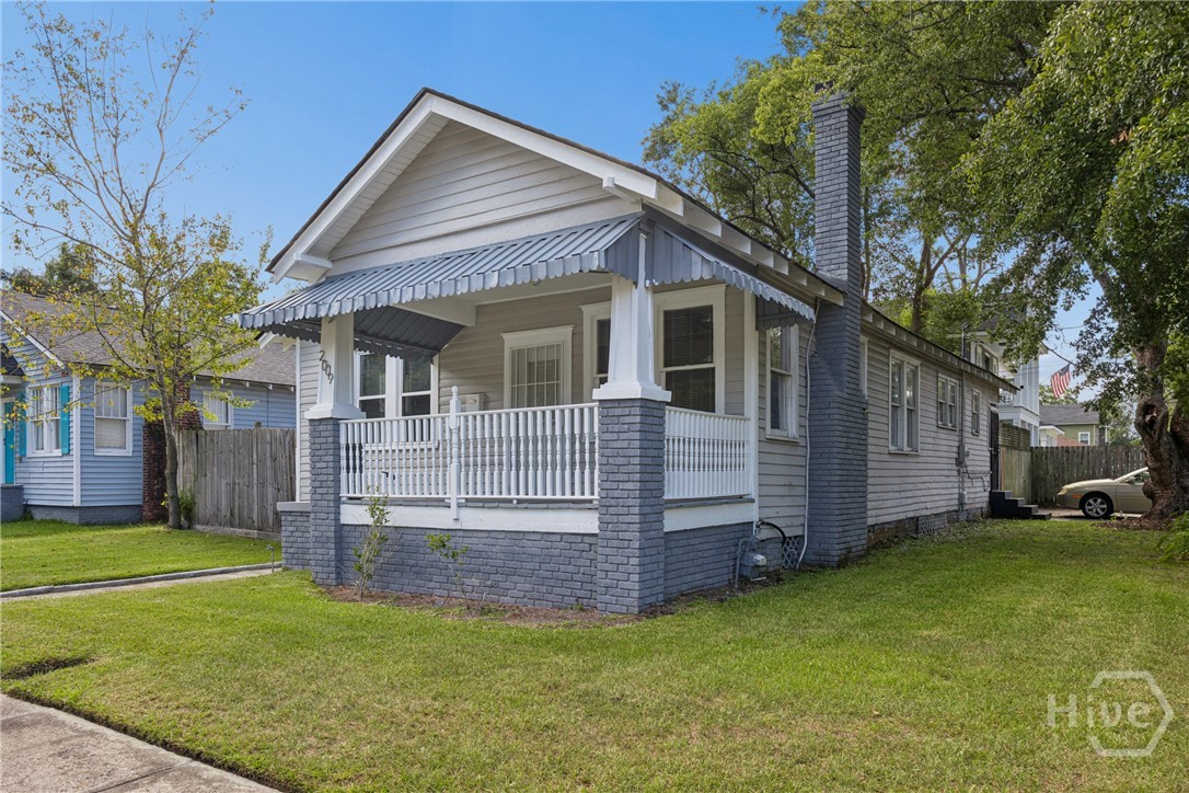 Photo 2 of Single family home for sale at 2009 Atlantic Ave, Savannah, GA 31401 | MLS# SA365726 | Listing updated on 2026-10-06