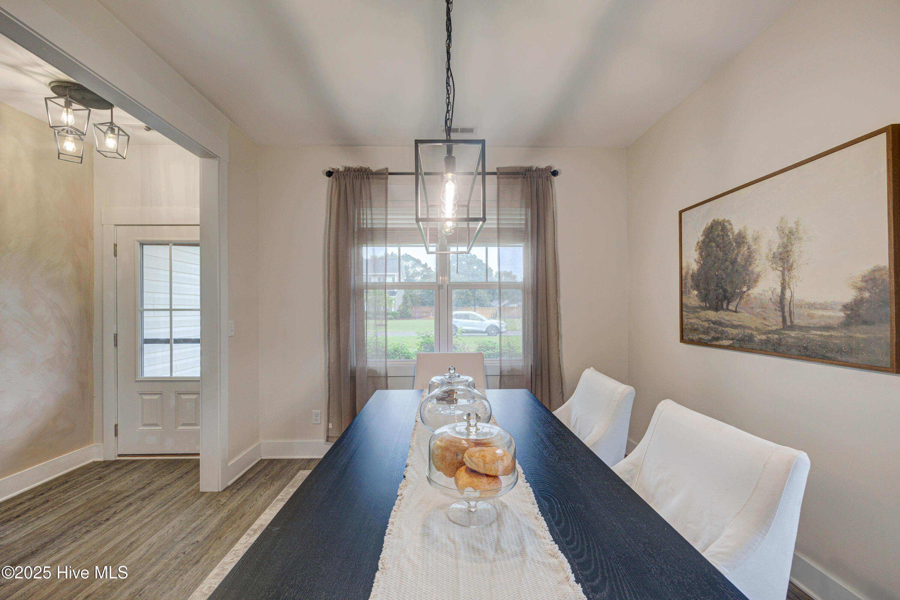 100534229 | Photo 12