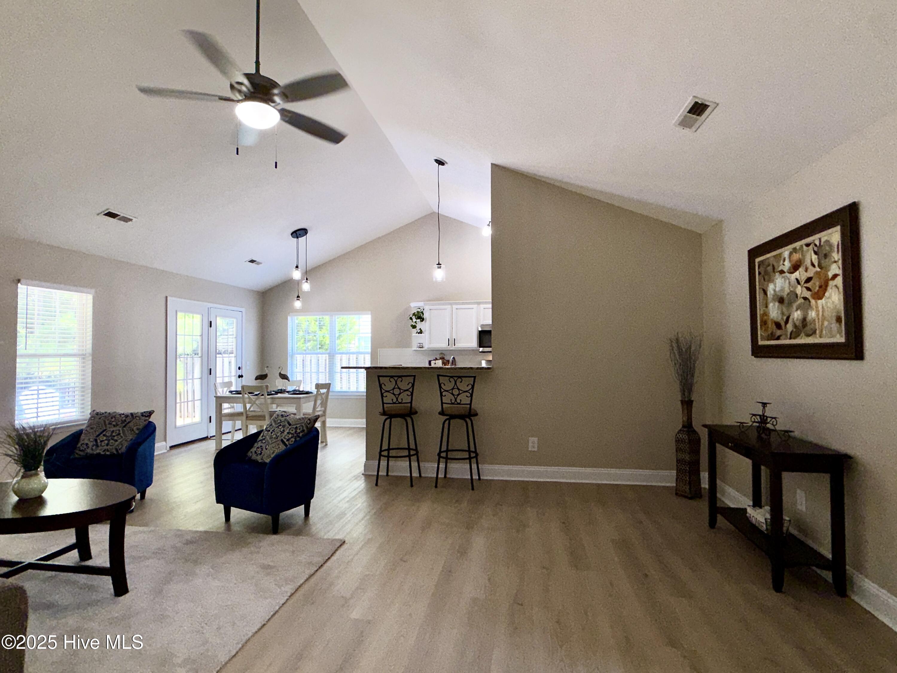 100518451 | Photo 27