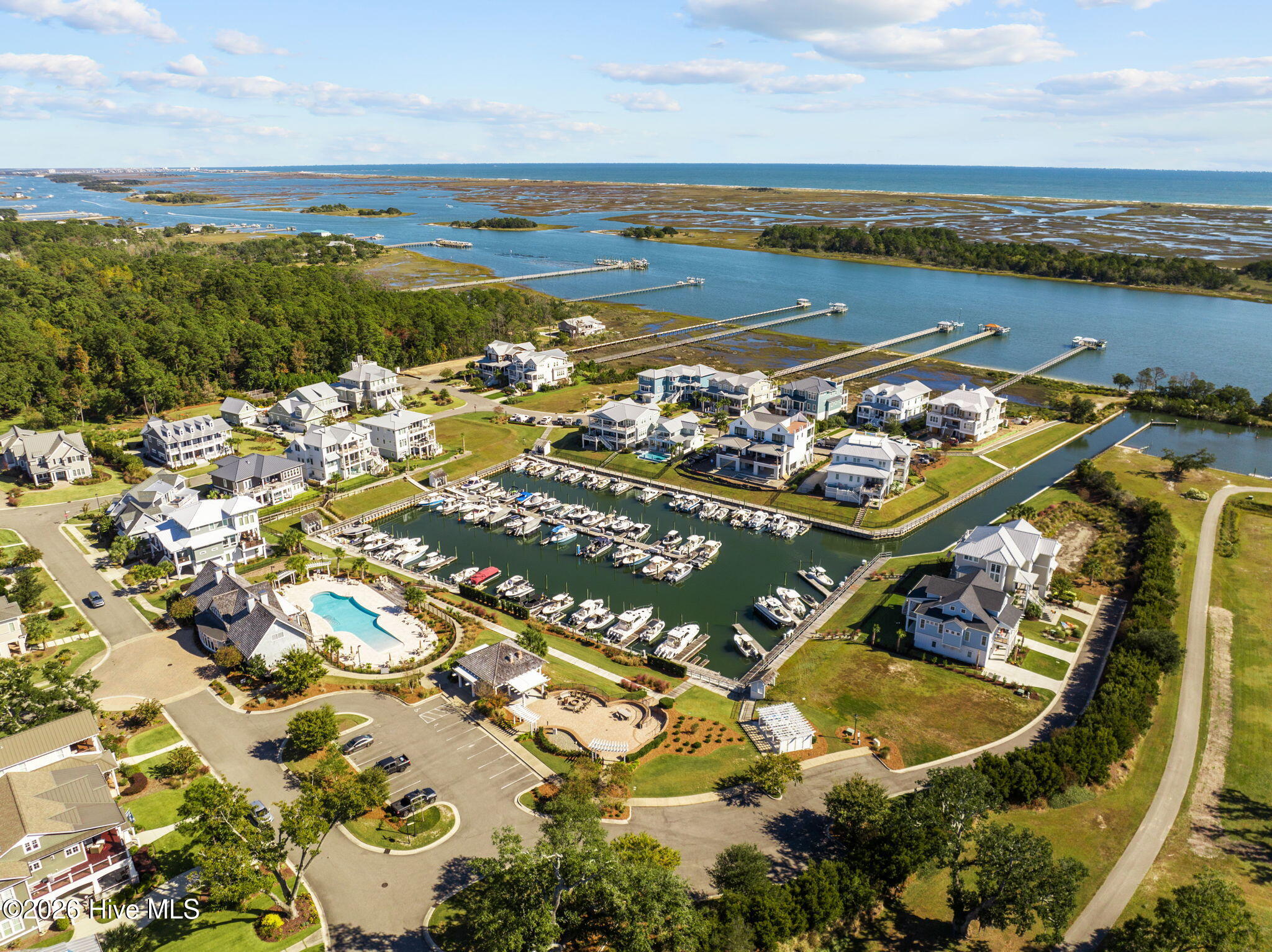 100561324 | Photo 51