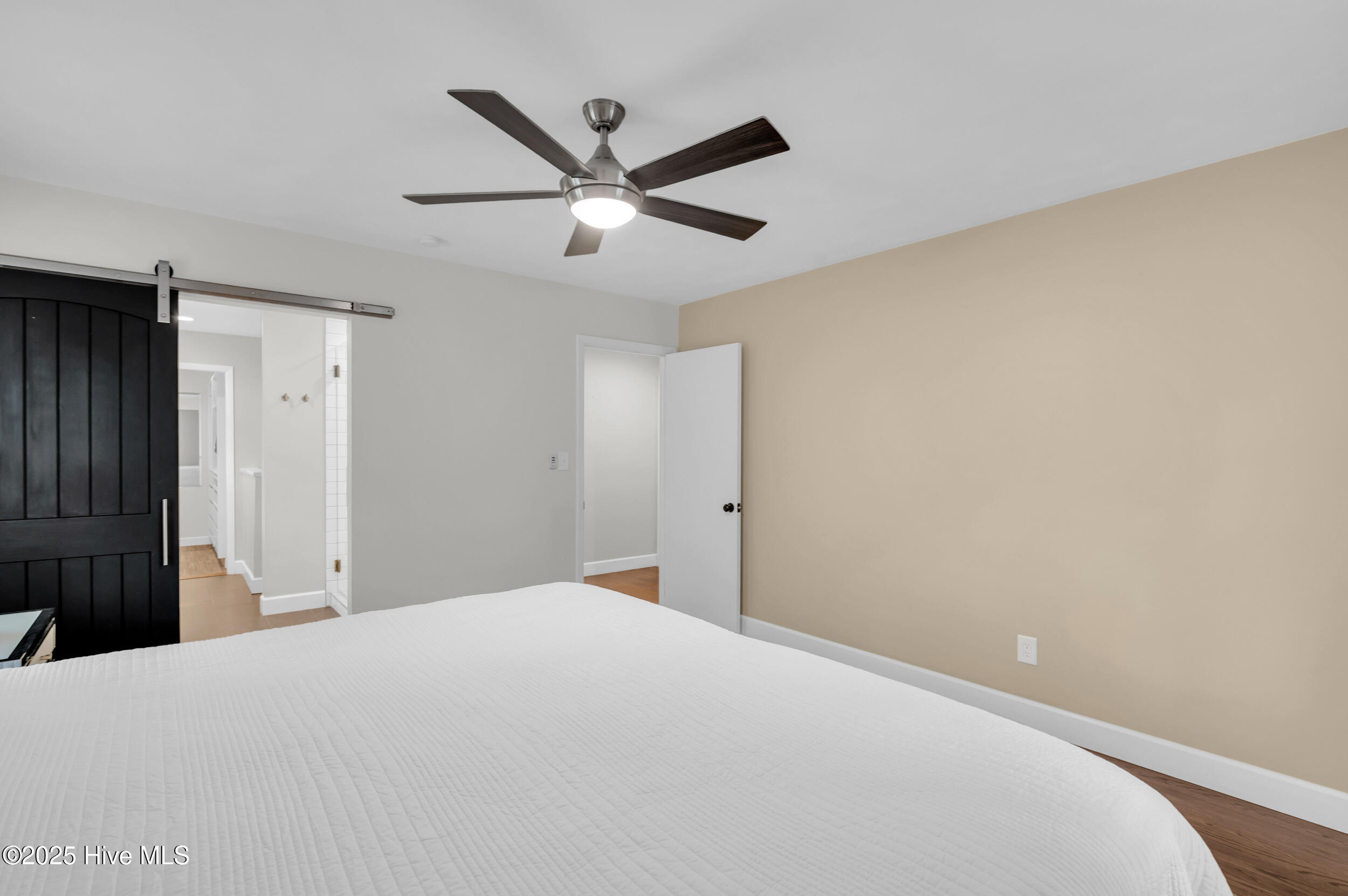 100538722 | Photo 18