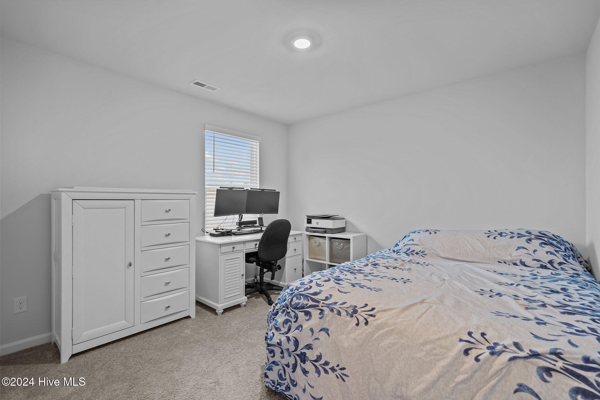 100557266 | Photo 21