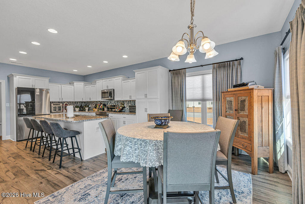 100549970 | Photo 19