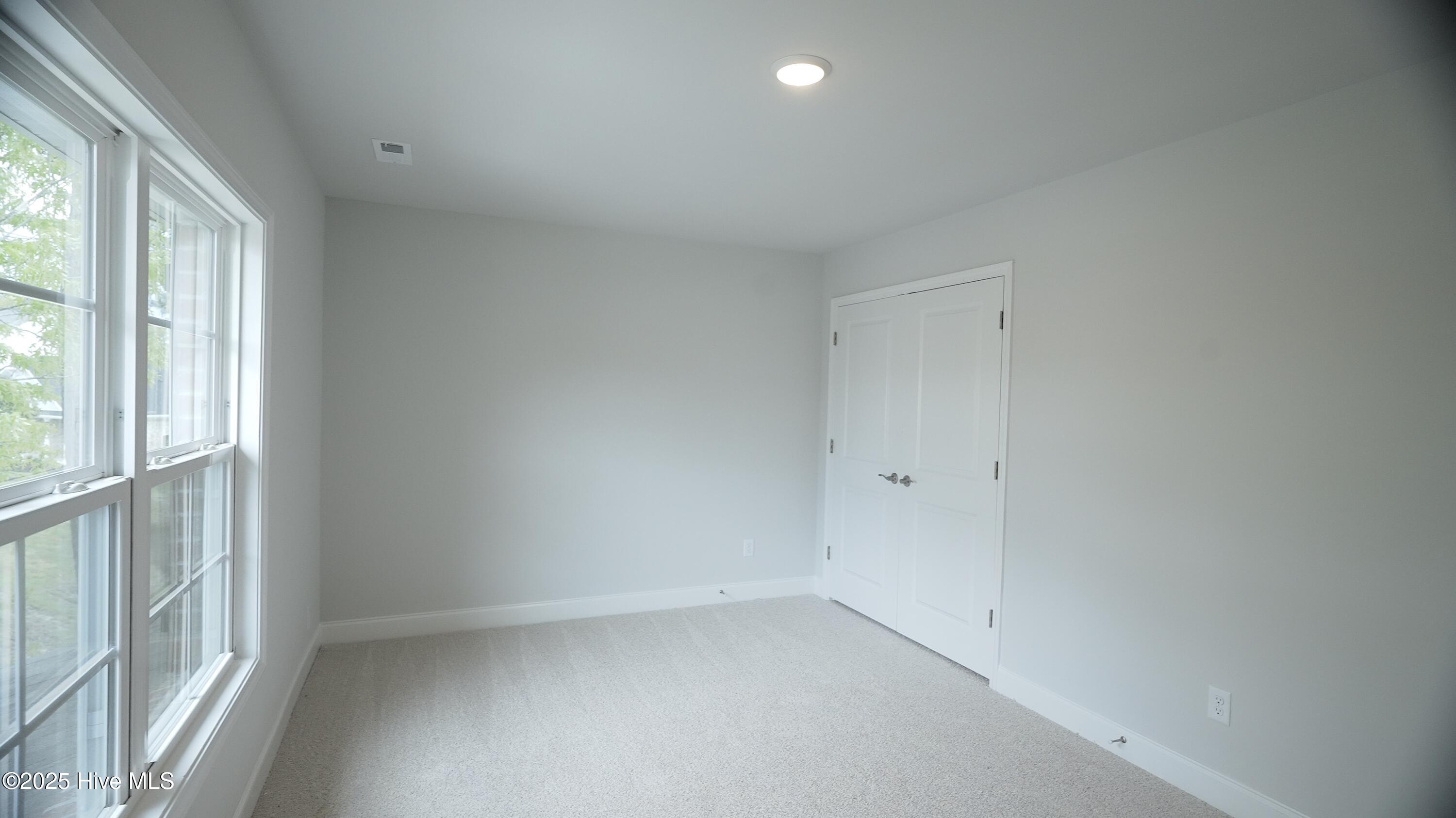 100428126 | Photo 28