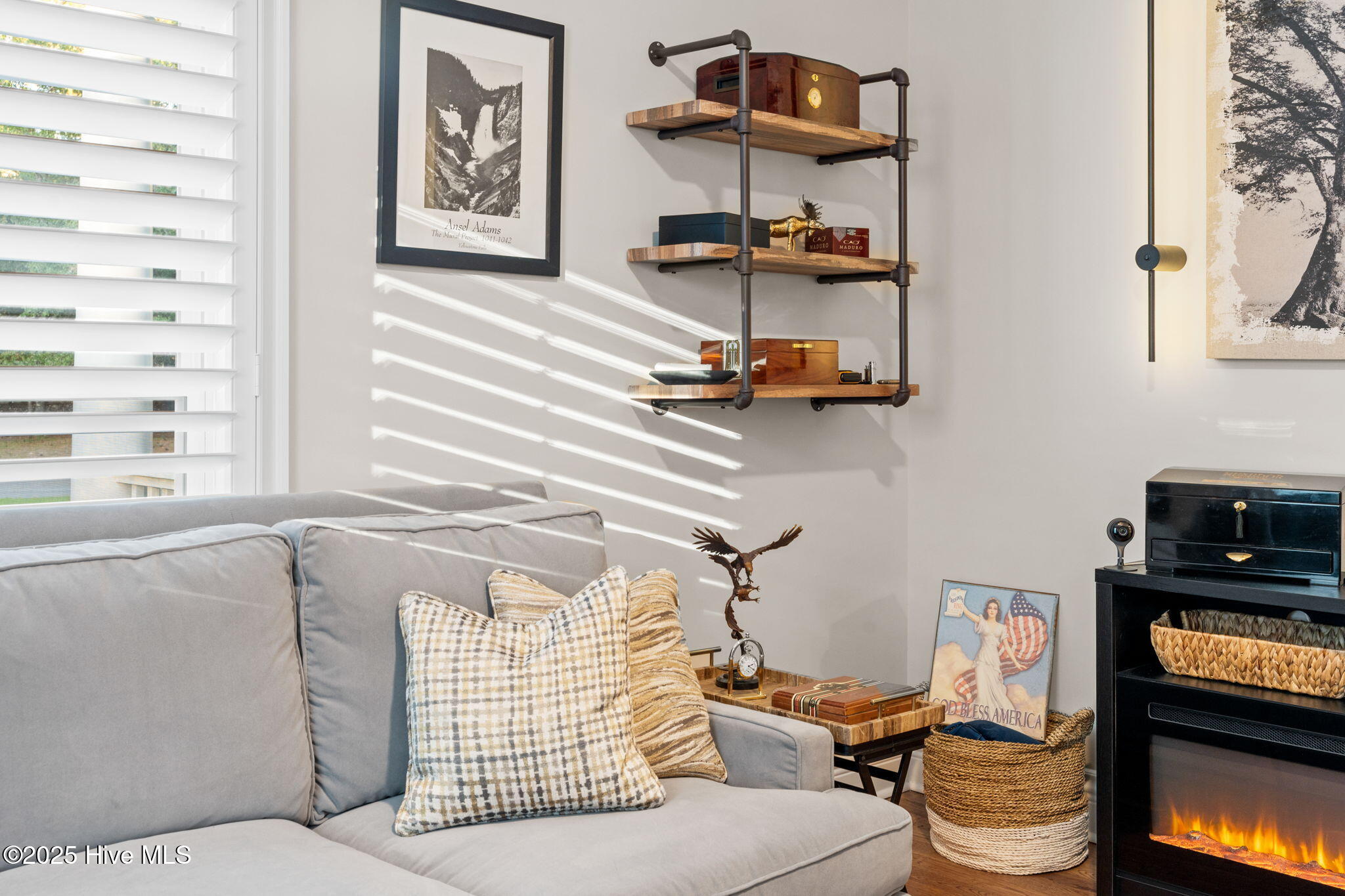 100549580 | Photo 41