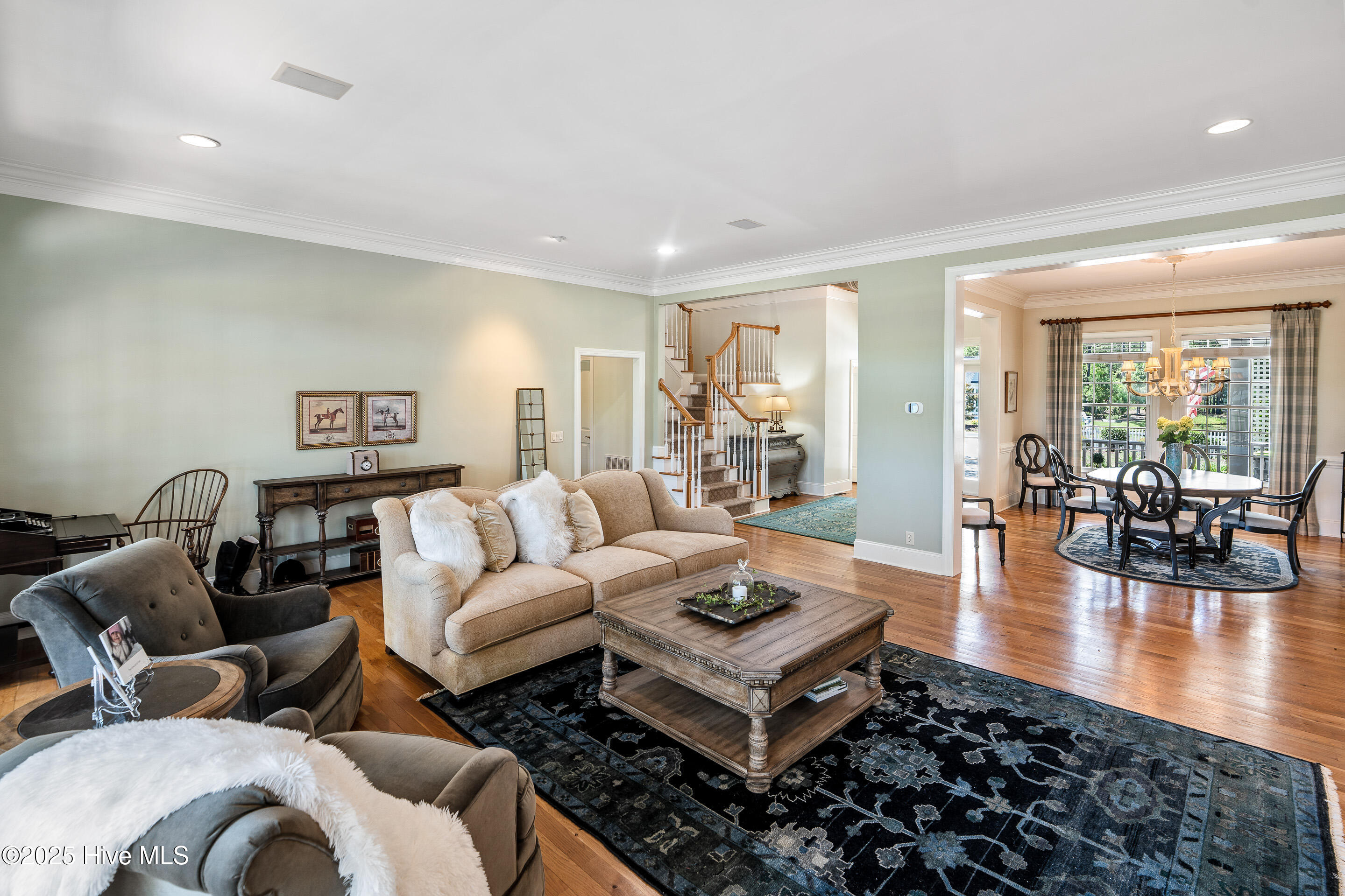 100520099 | Photo 19