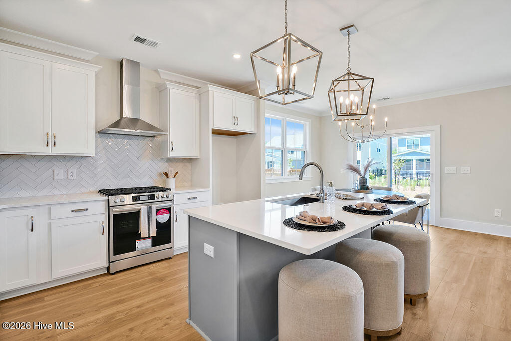 100561795 | Photo 11