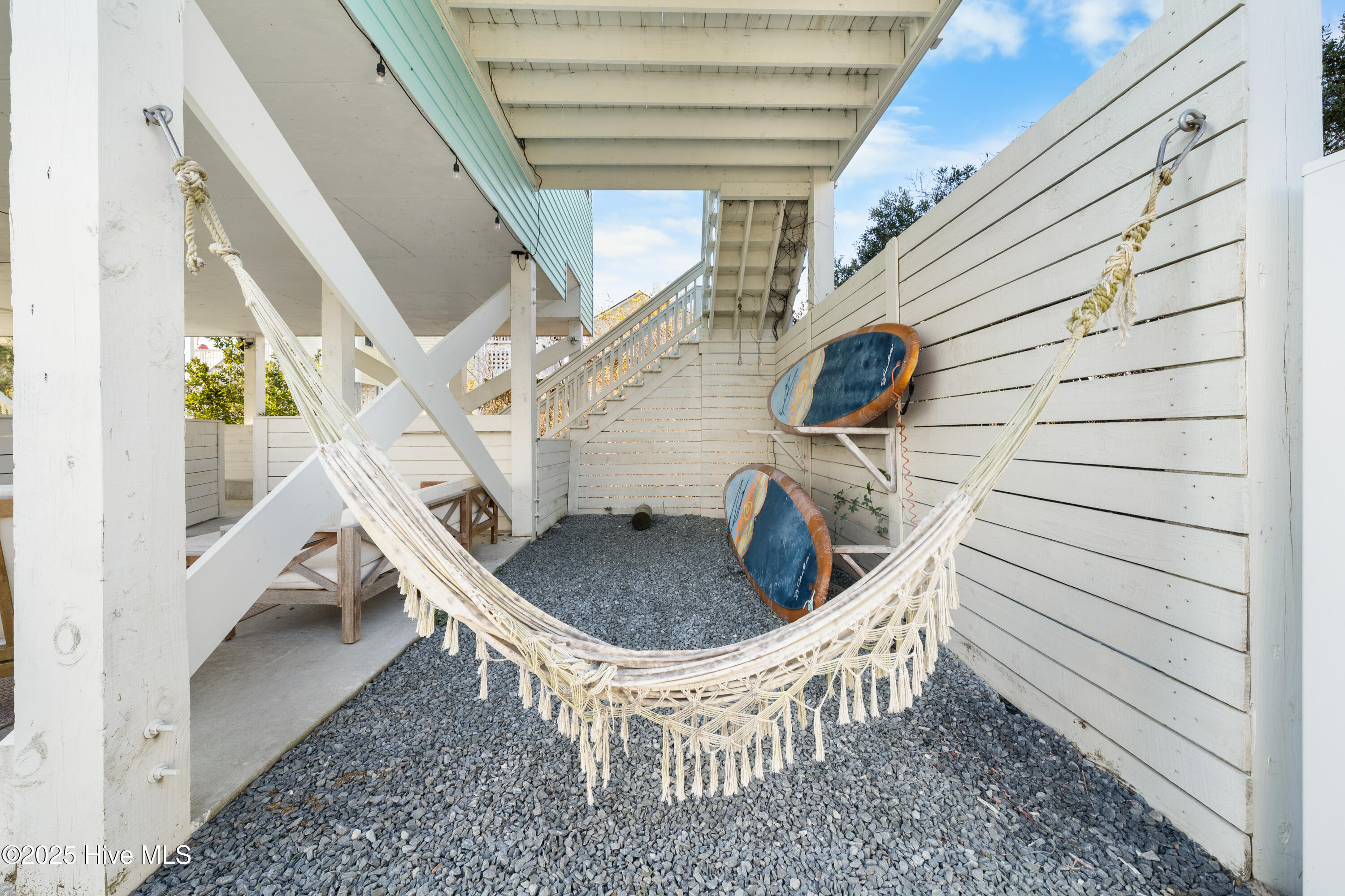 100544143 | Photo 33