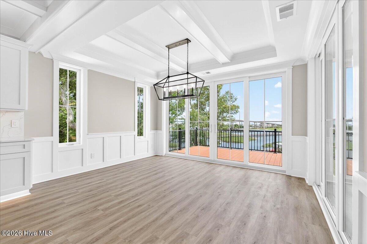 100562322 | Photo 39