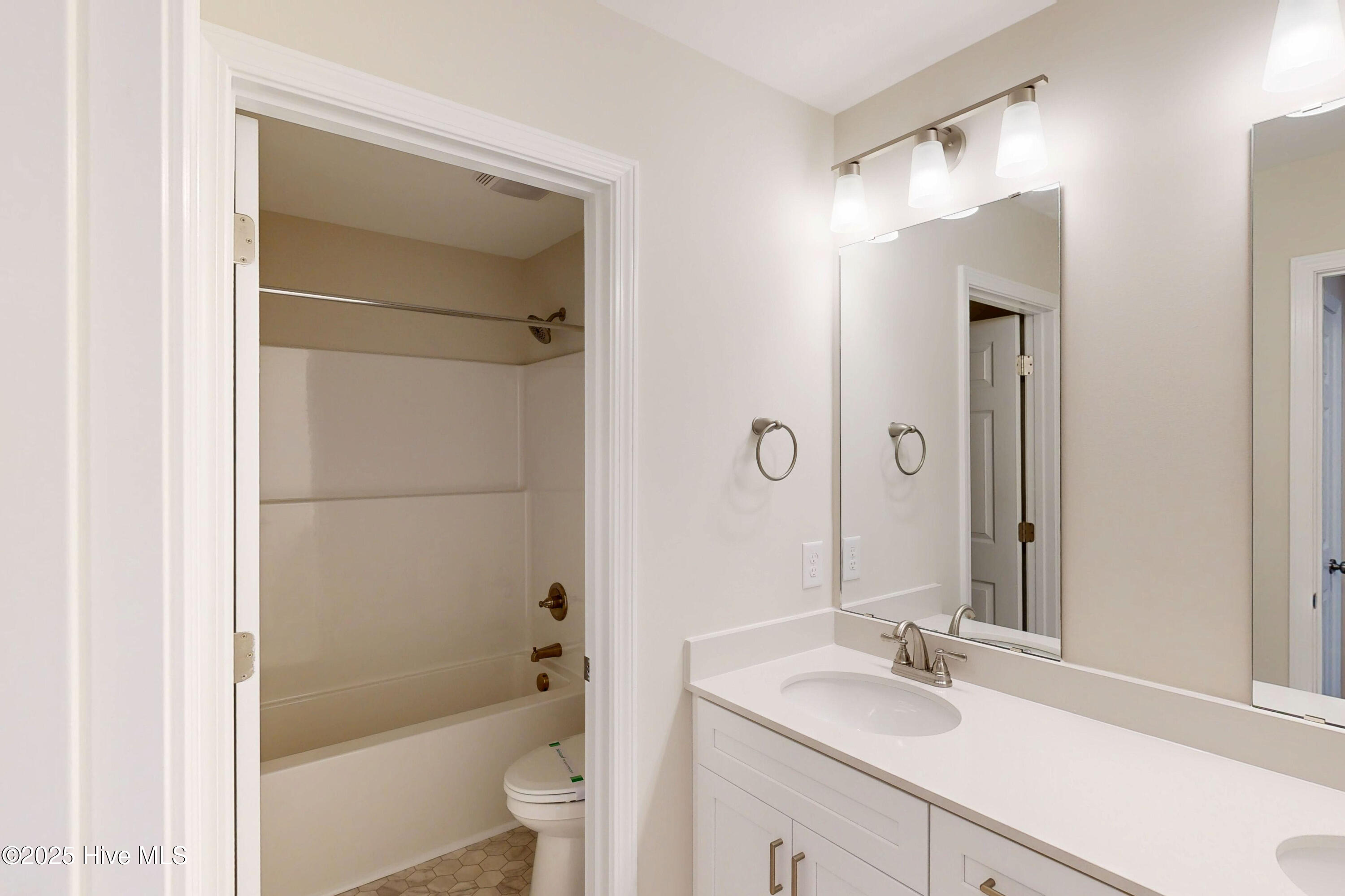 100493013 | Photo 21