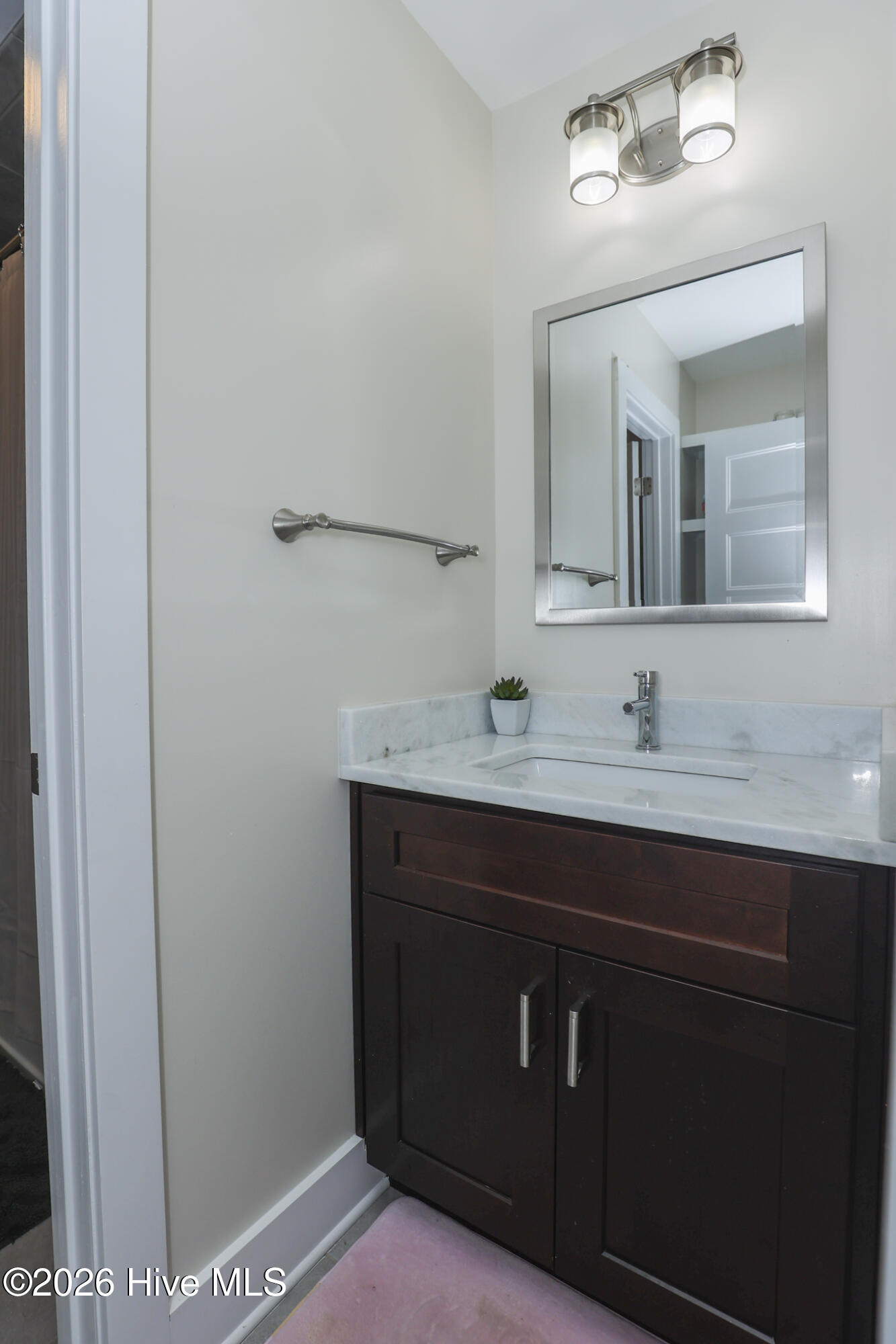 100564297 | Photo 28