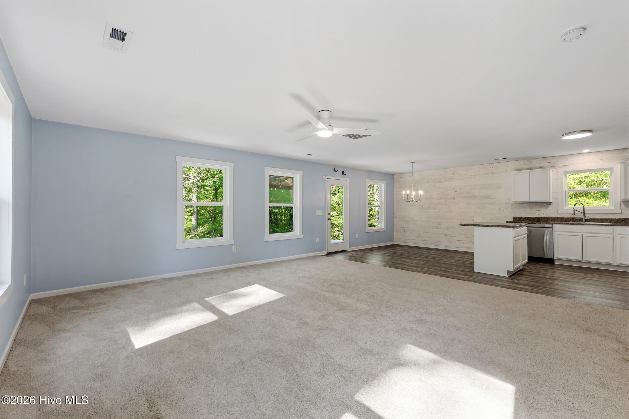 100567487 | Photo 20