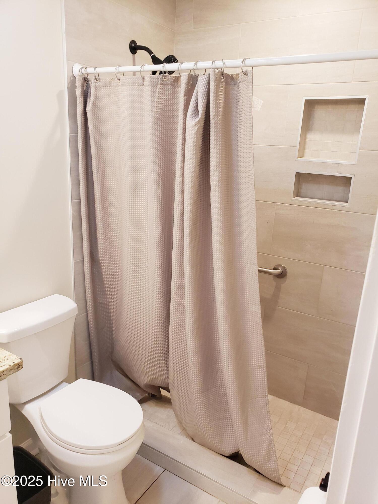 100520817 | Photo 27