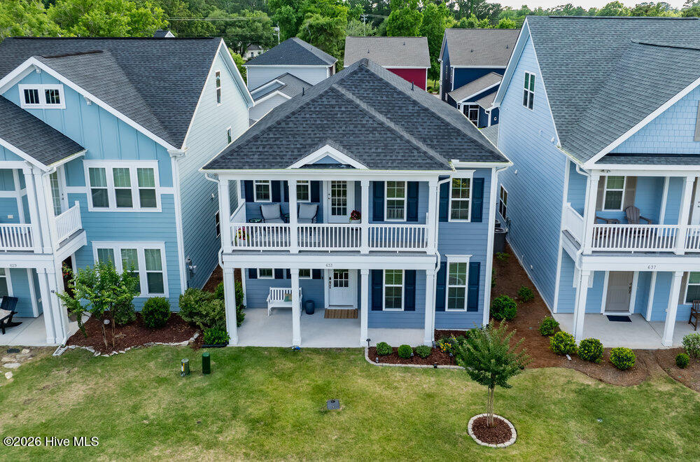 100558129 | Photo 56