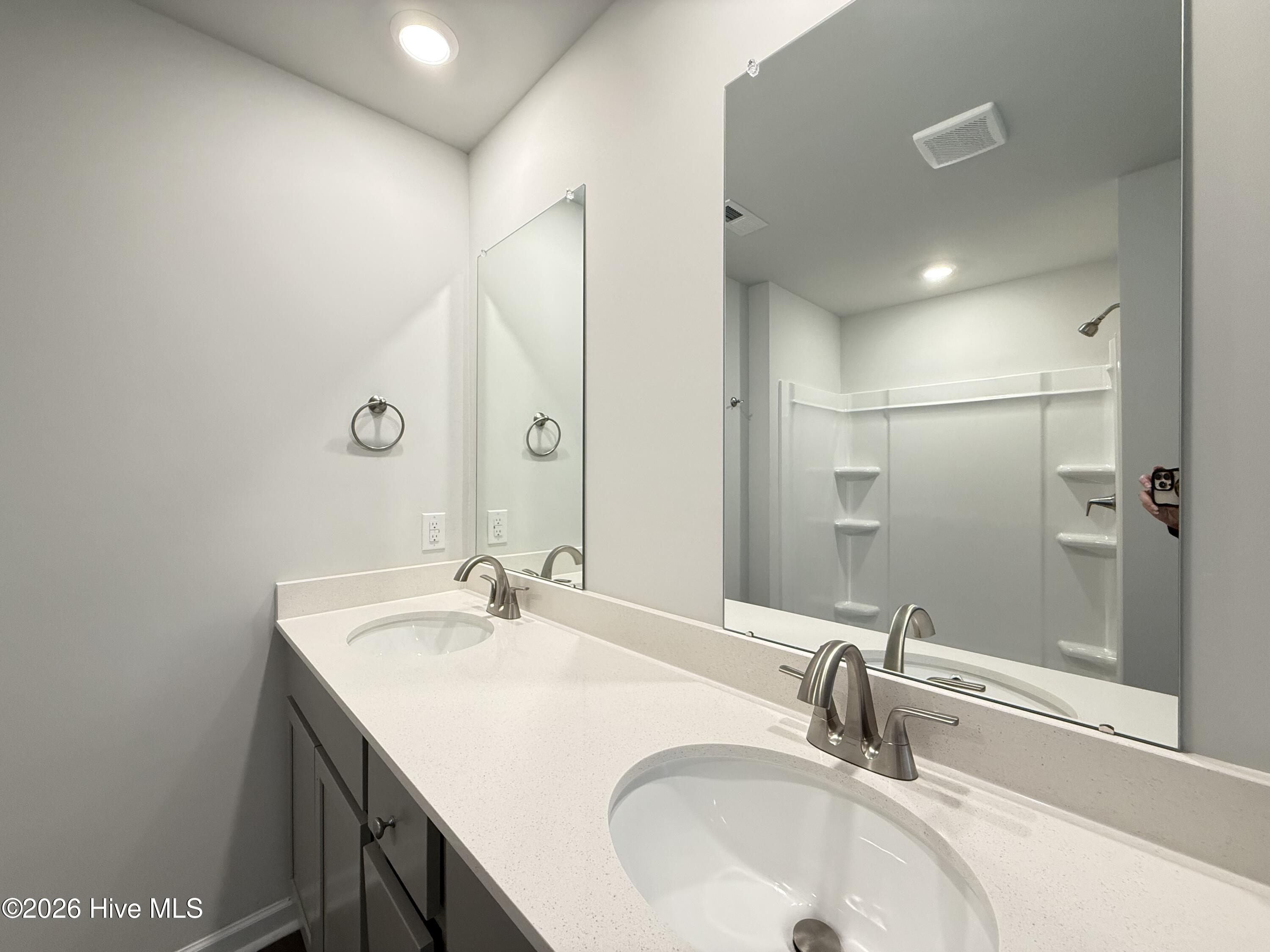 100526305 | Photo 32