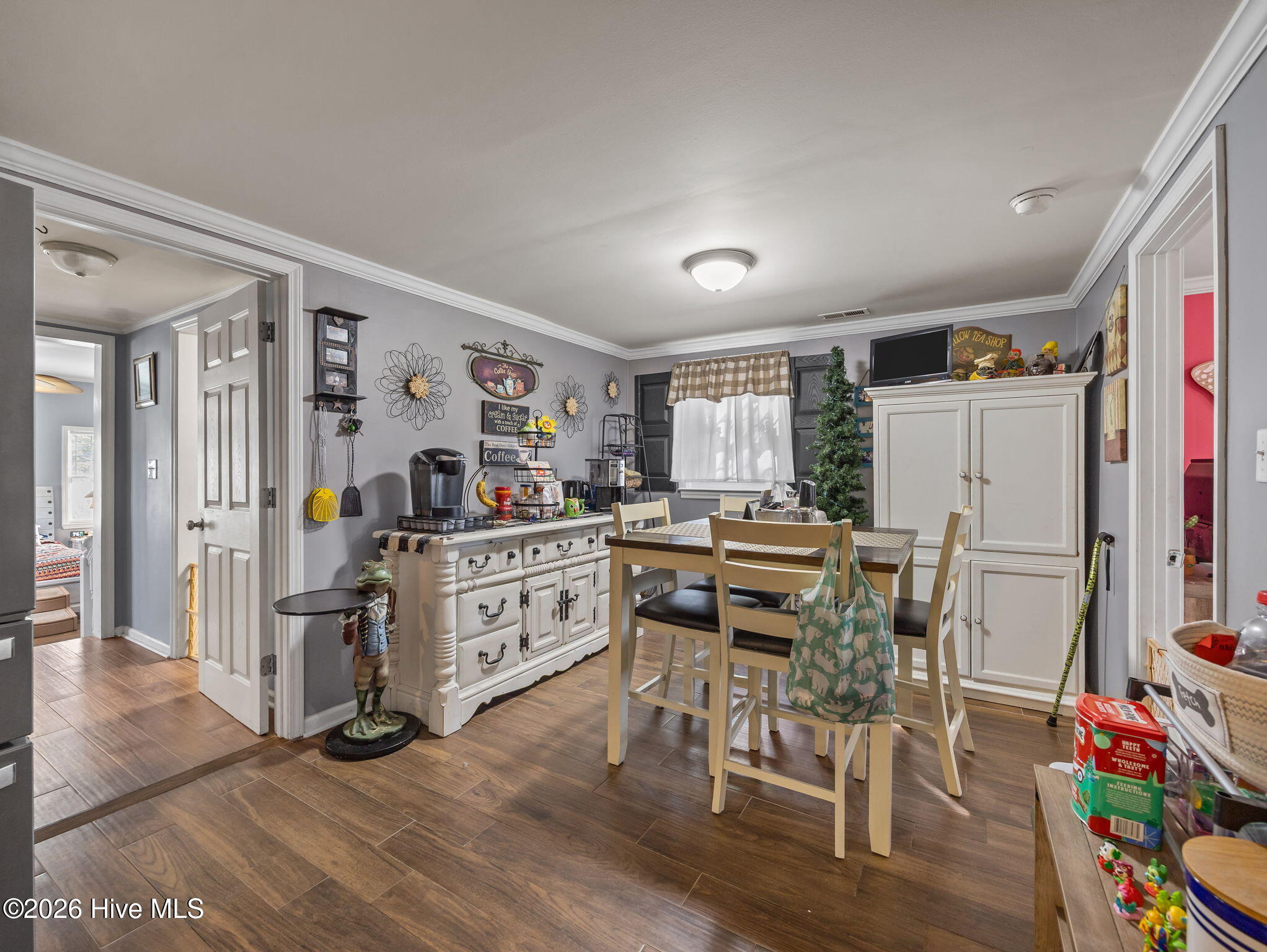 100566121 | Photo 35