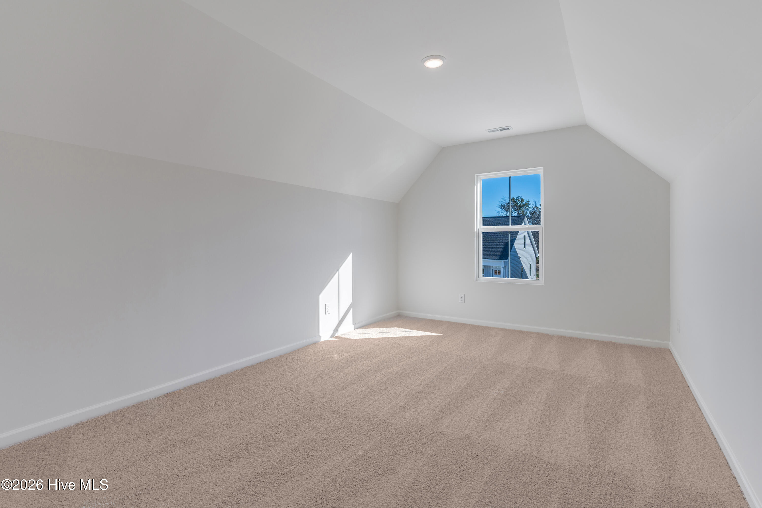 100563545 | Photo 22