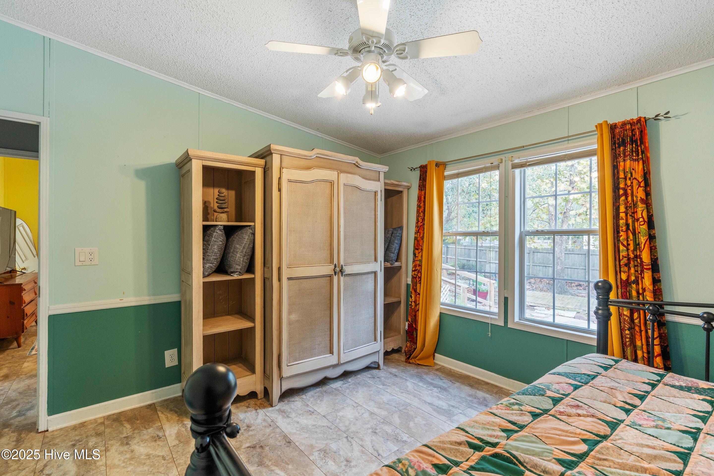 100535667 | Photo 38