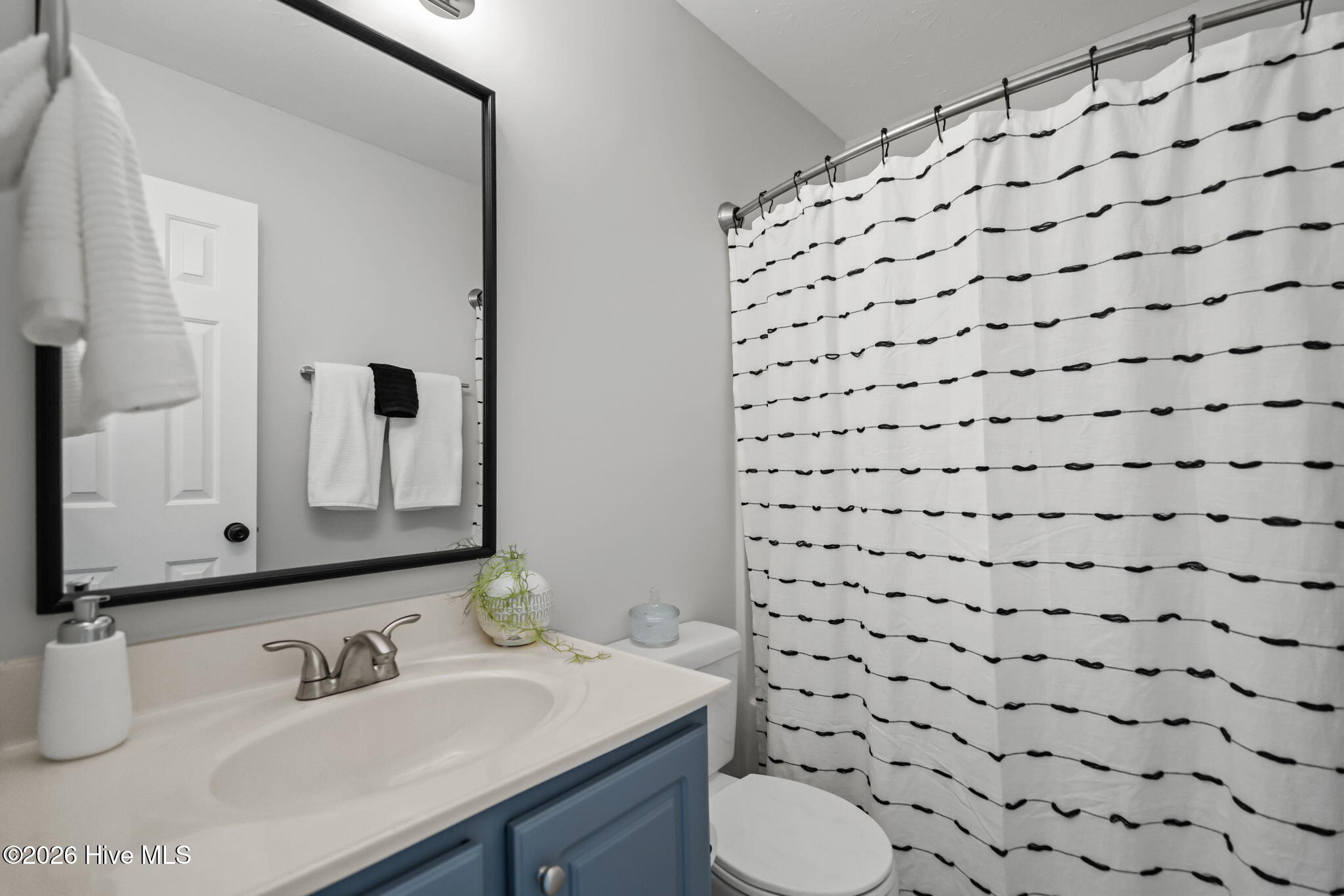 100556215 | Photo 43