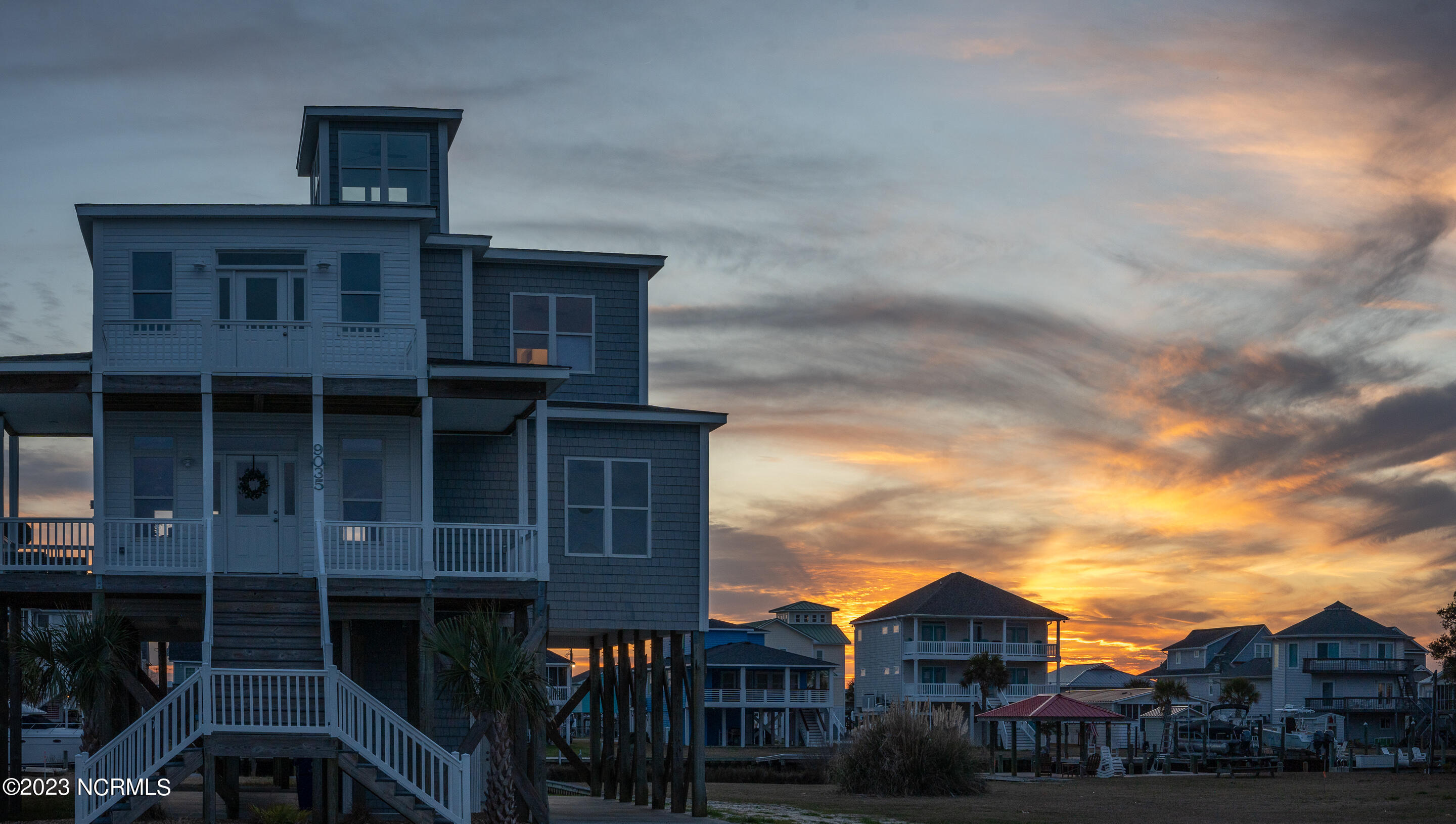 100525018 | Photo 45