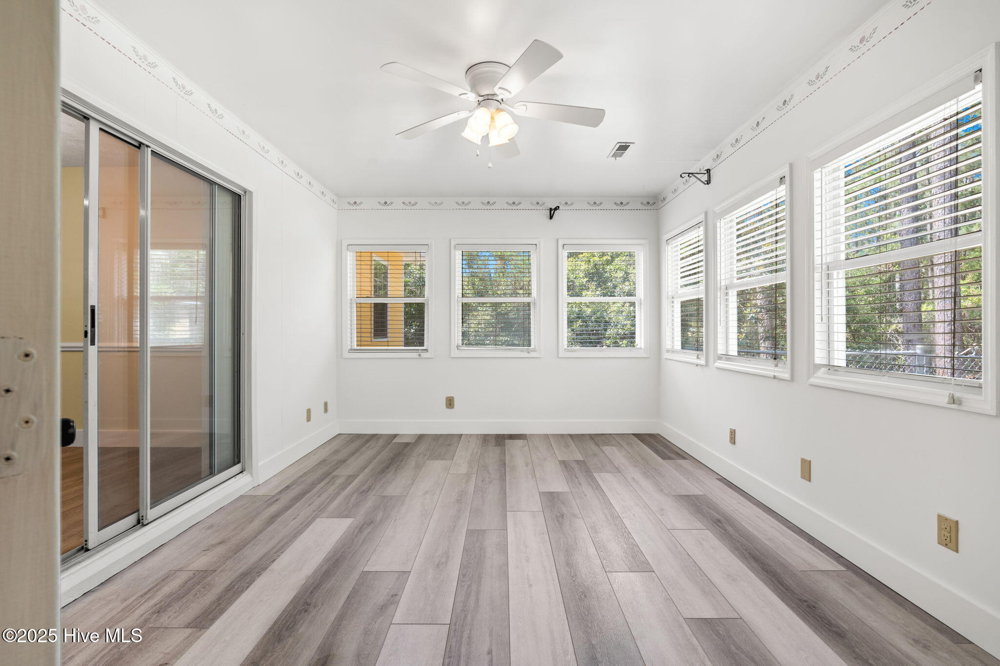 100551974 | Photo 19