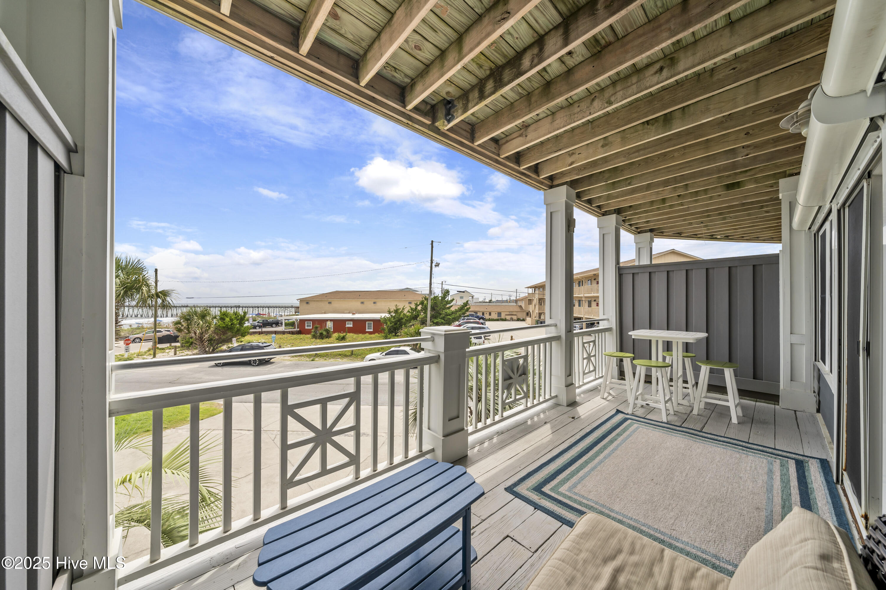 100530858 | Photo 18