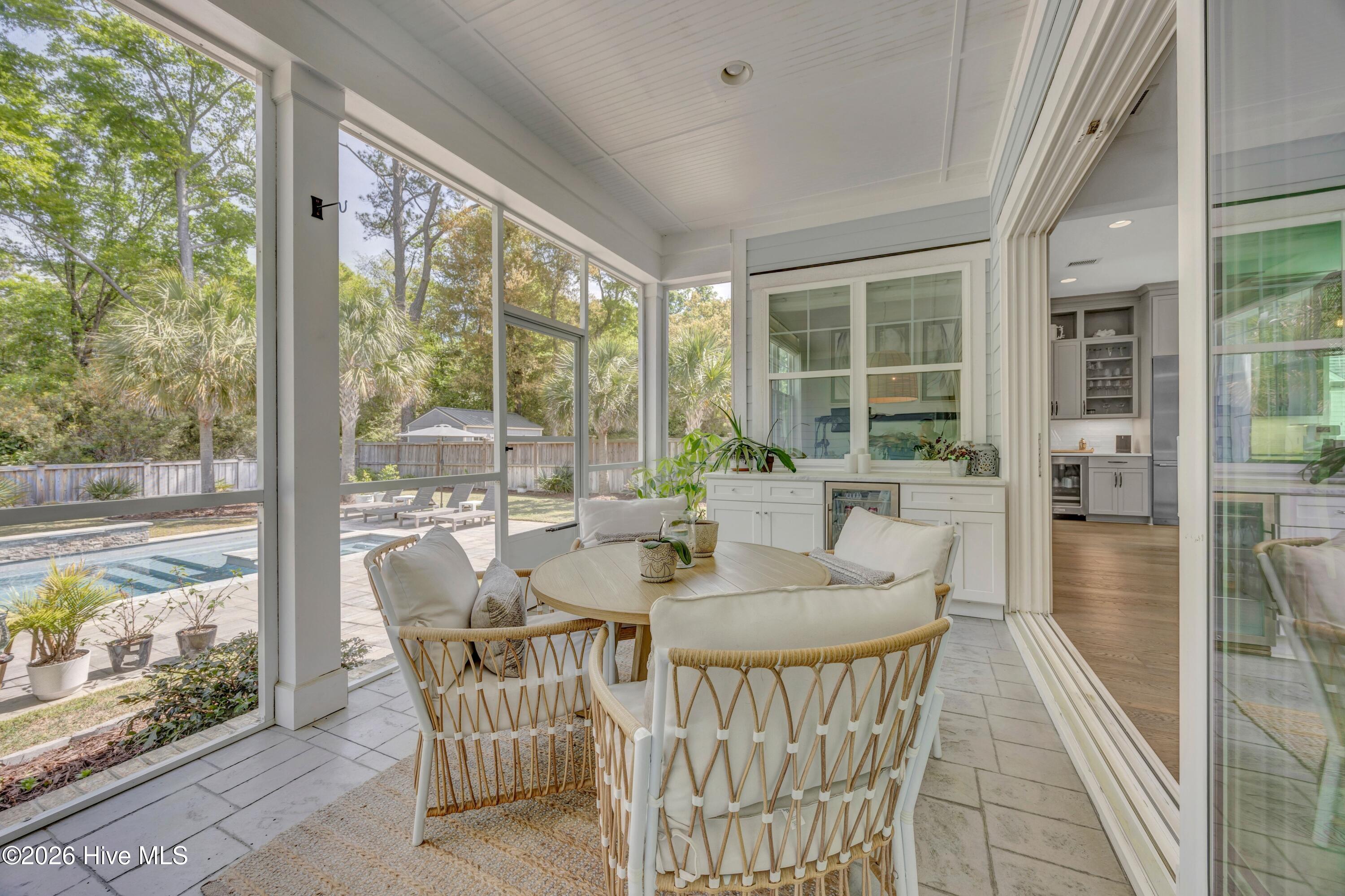 100566048 | Photo 34