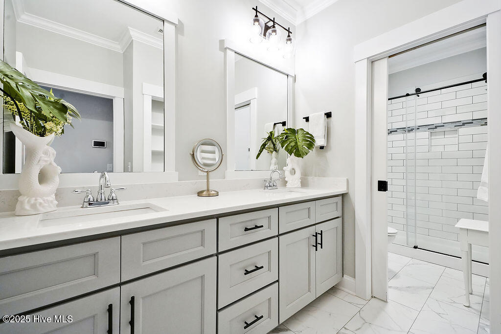 100514190 | Photo 27