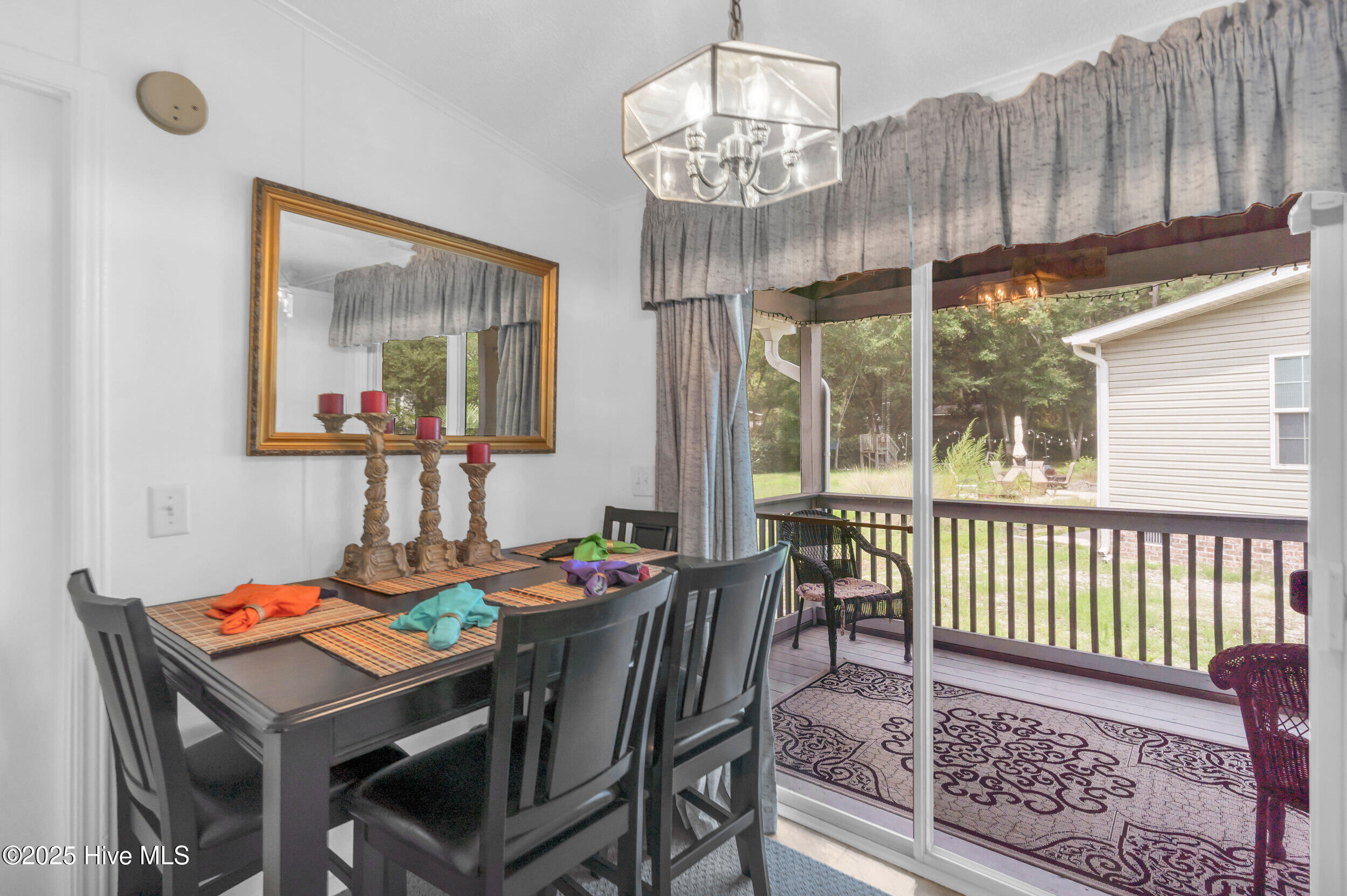 100559828 | Photo 12