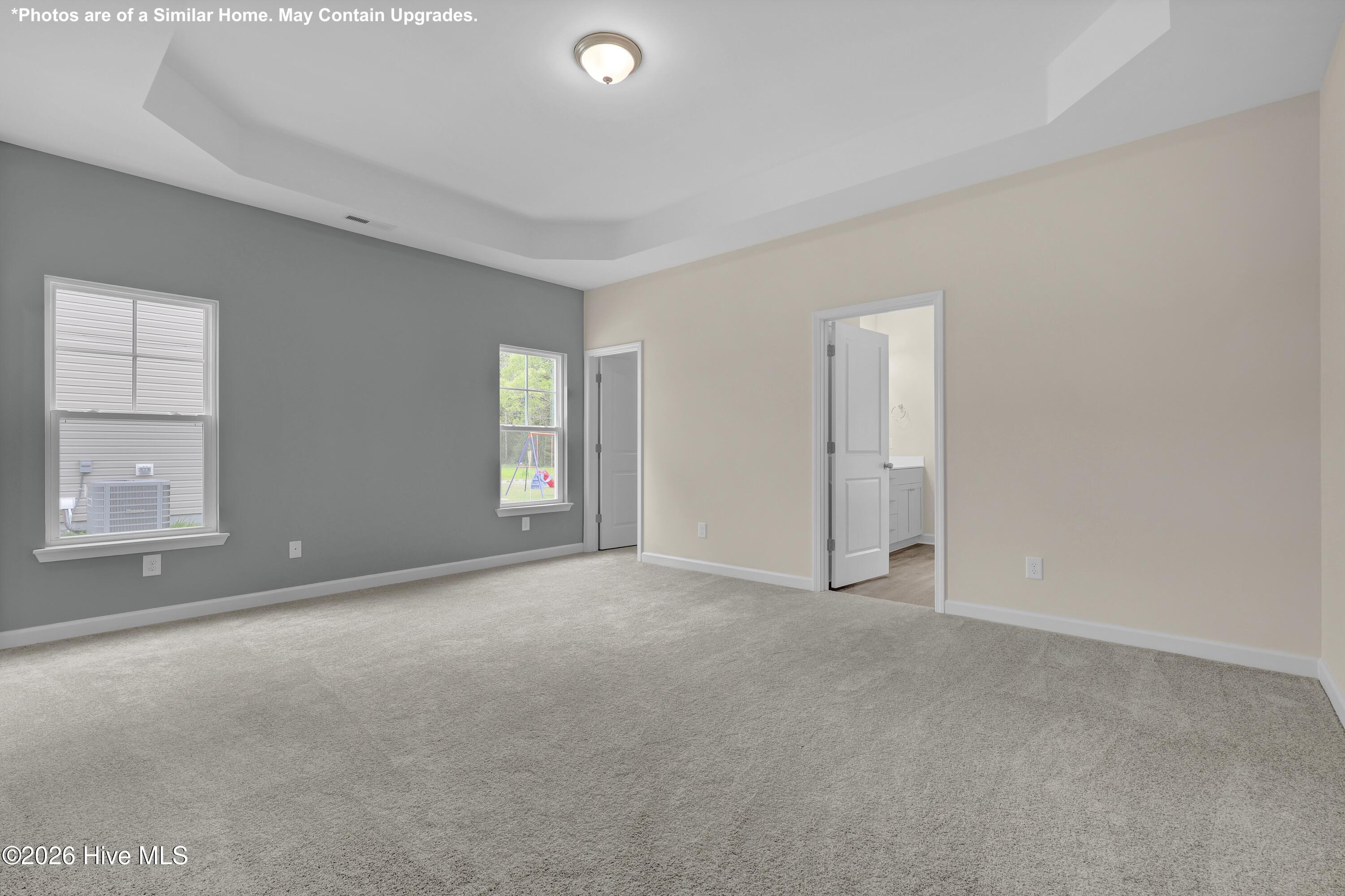 100557198 | Photo 14