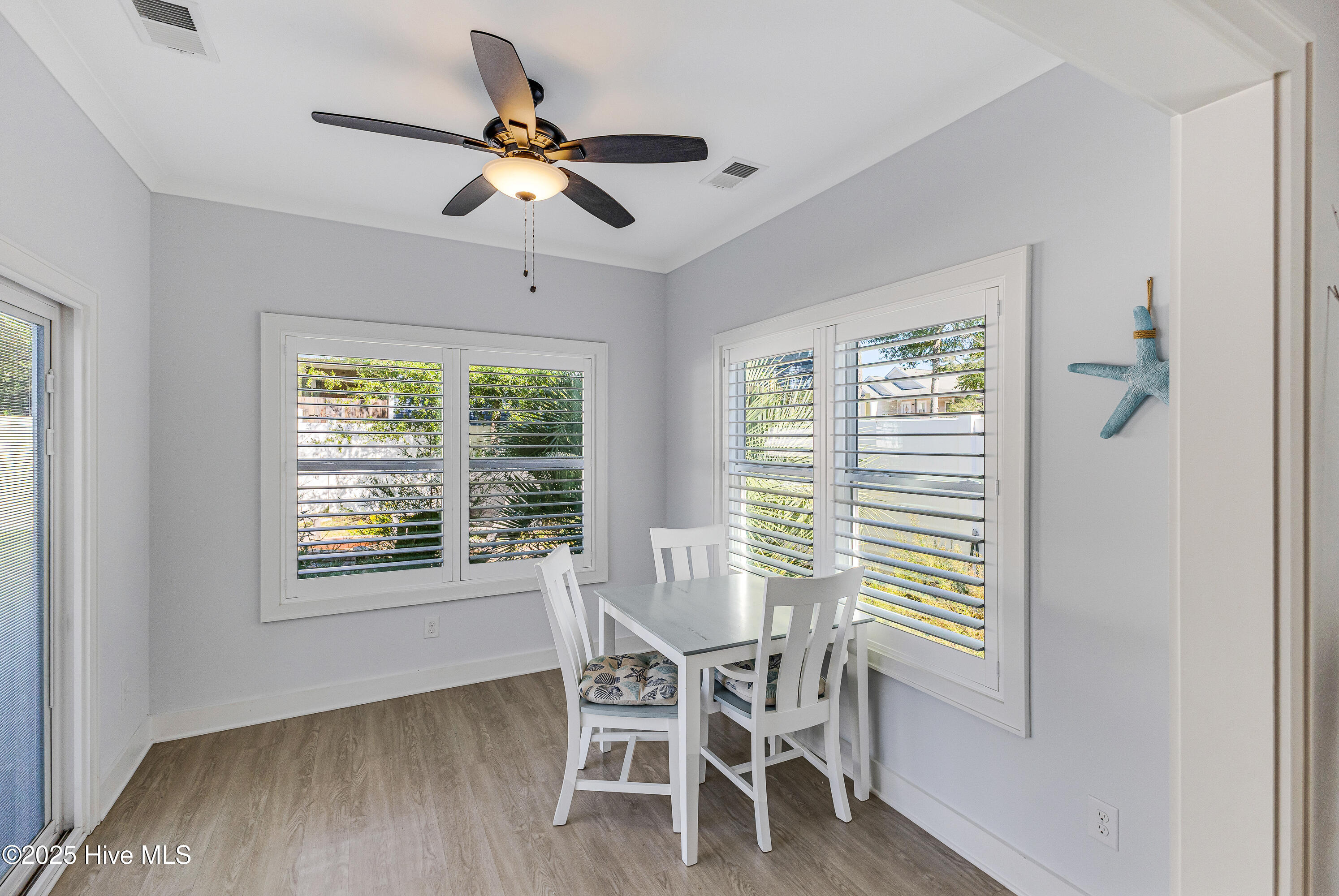 100523610 | Photo 17