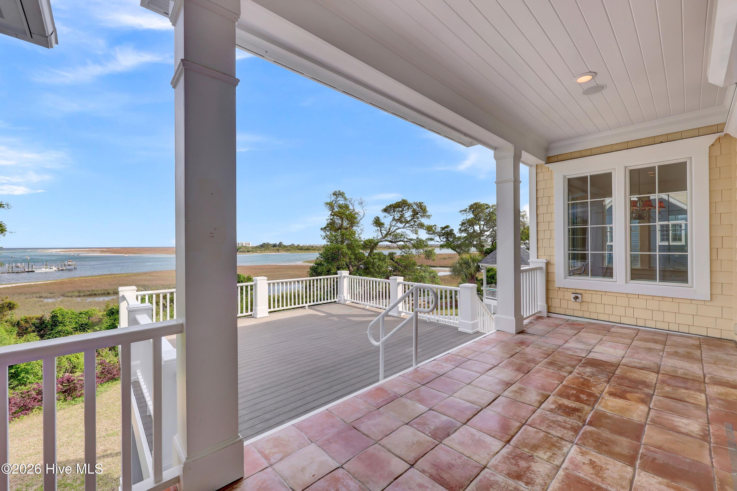 100569484 | Photo 42