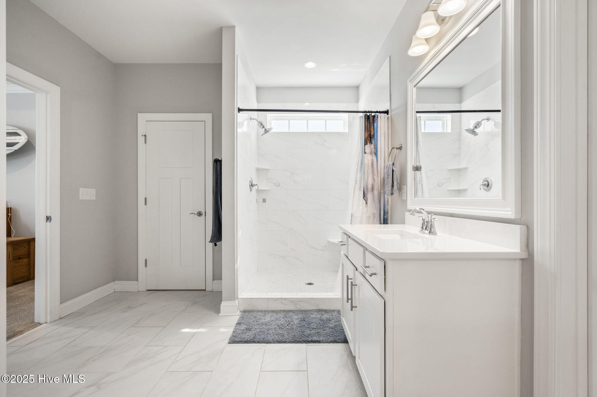 100538351 | Photo 39