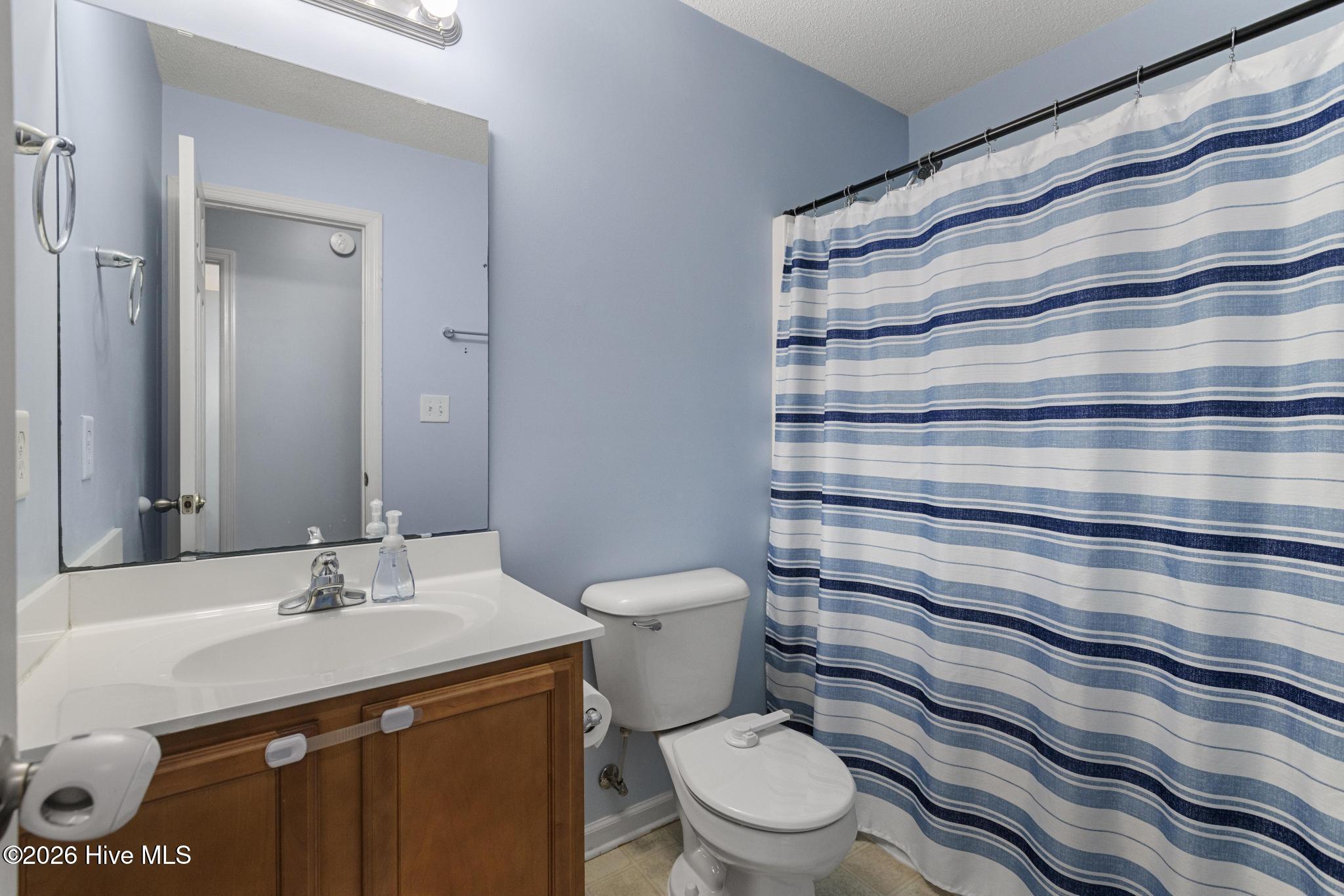 100549884 | Photo 24