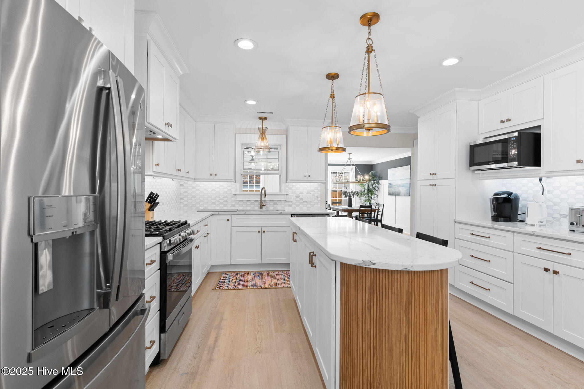 100492743 | Photo 10