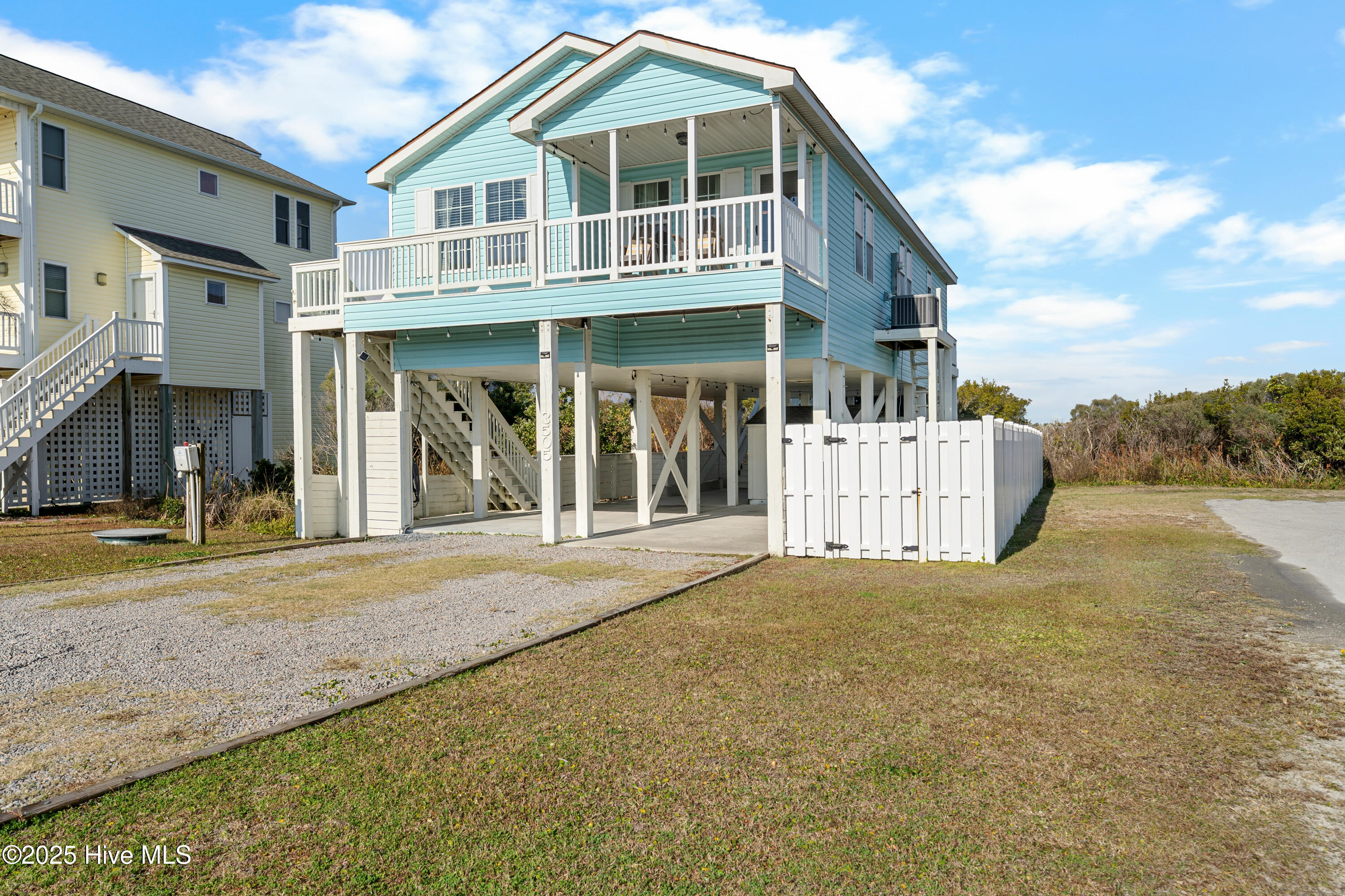 100544143 | Photo 40