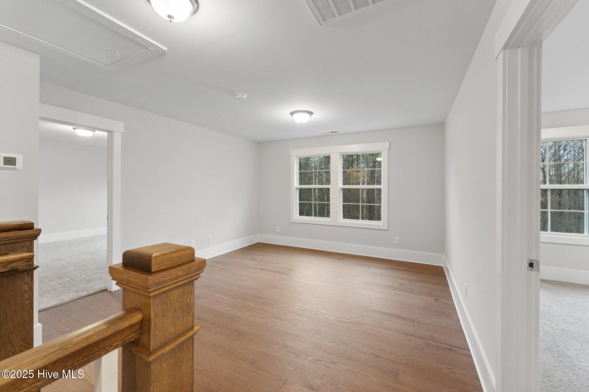 100549353 | Photo 17