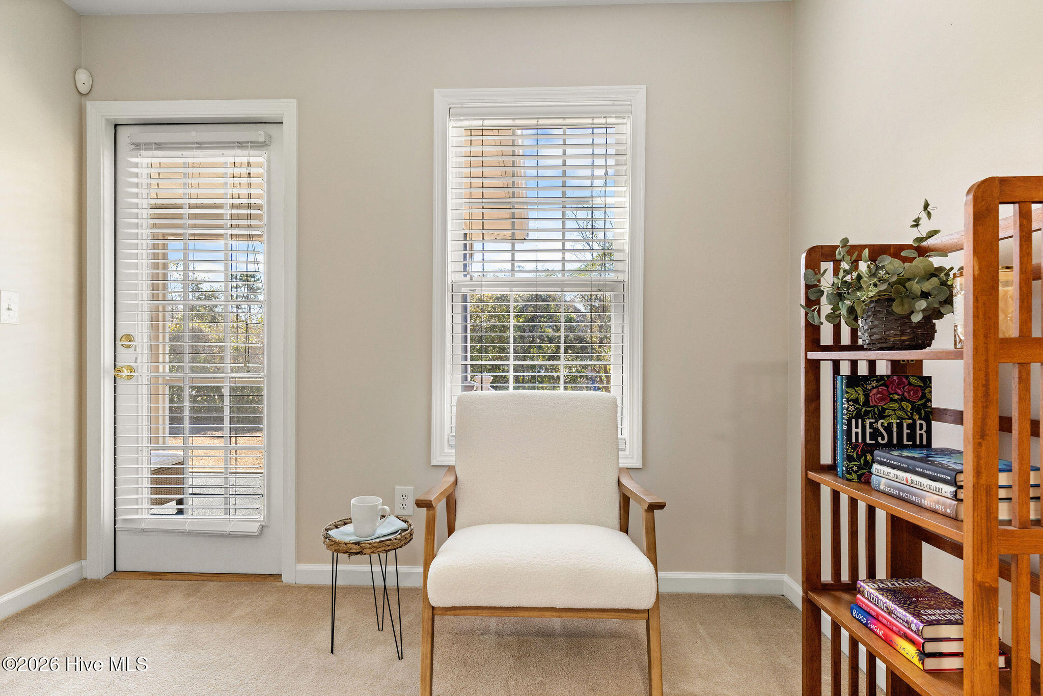 100554180 | Photo 35