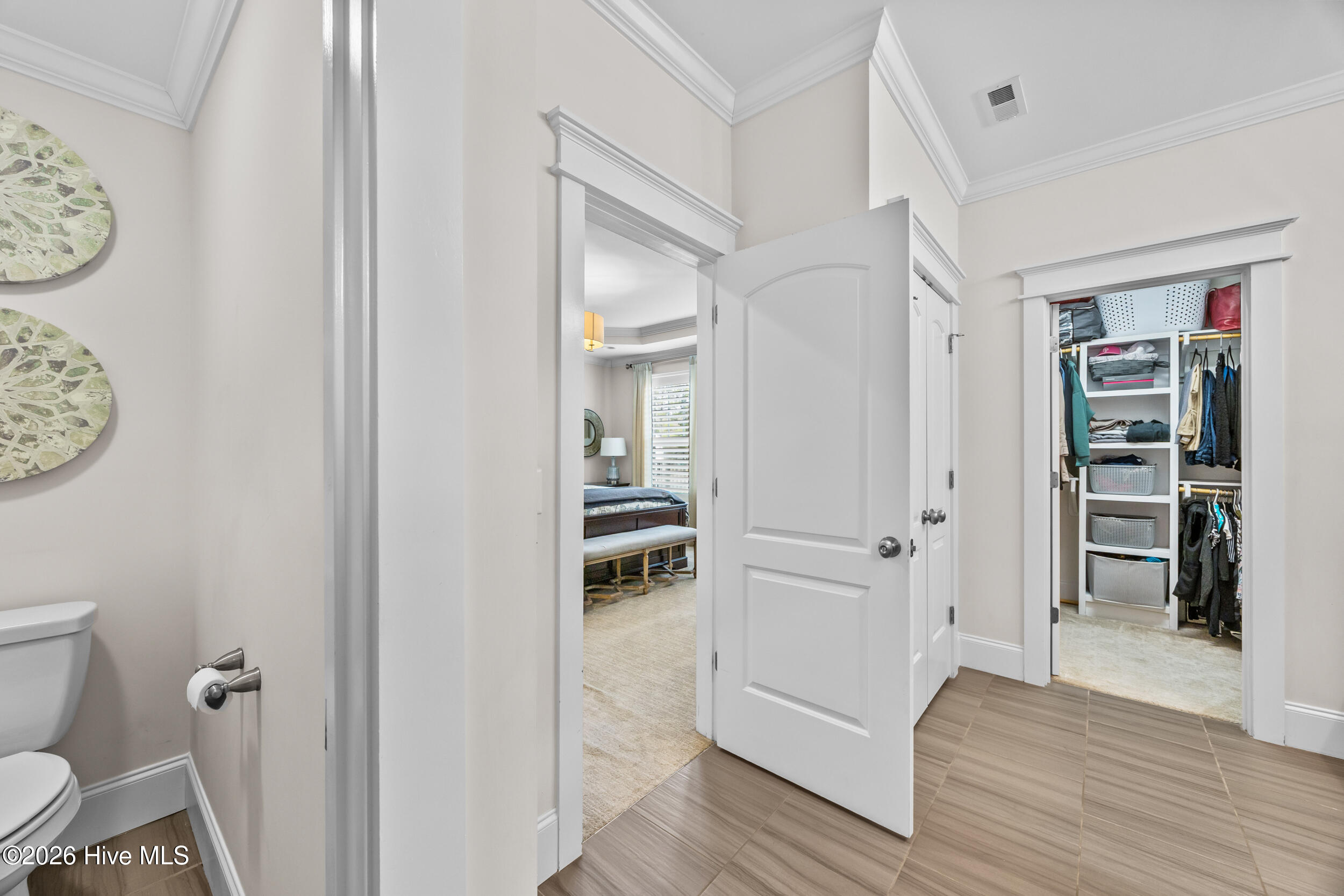 100562182 | Photo 44