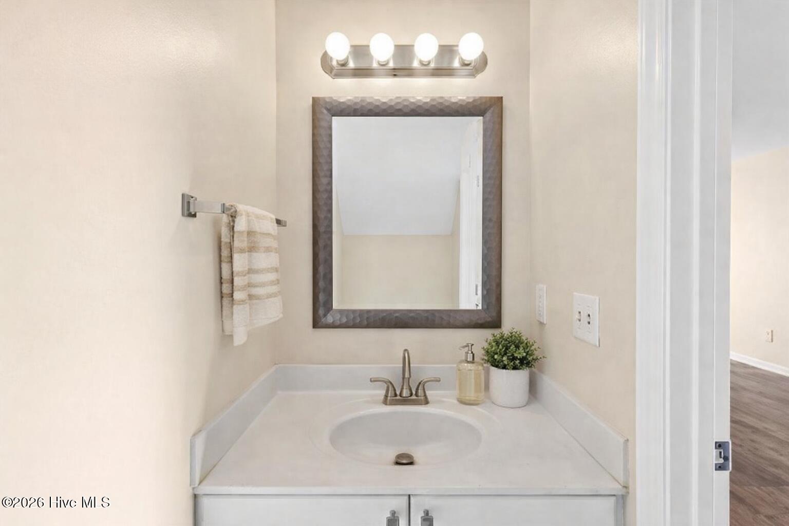 100553559 | Photo 13