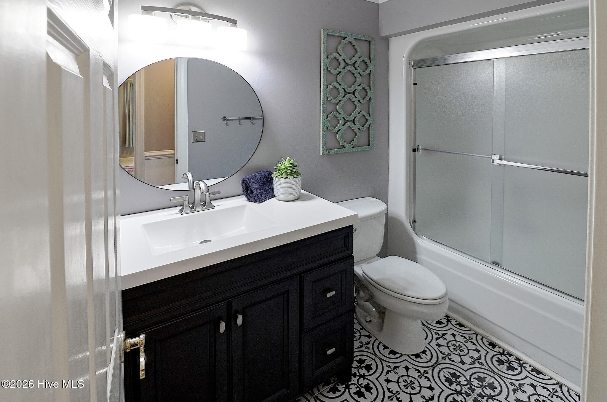 100569674 | Photo 26