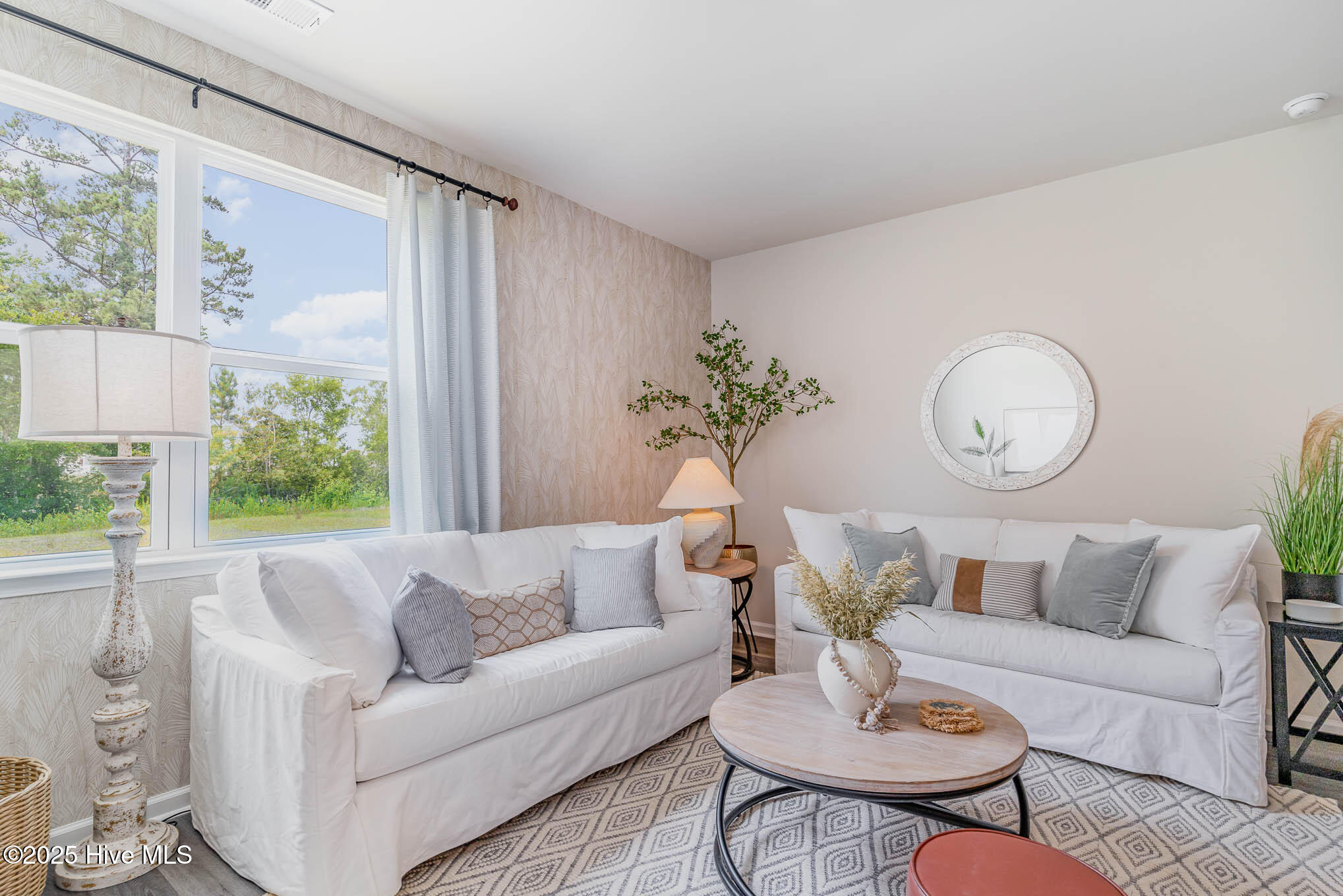 100541867 | Photo 11