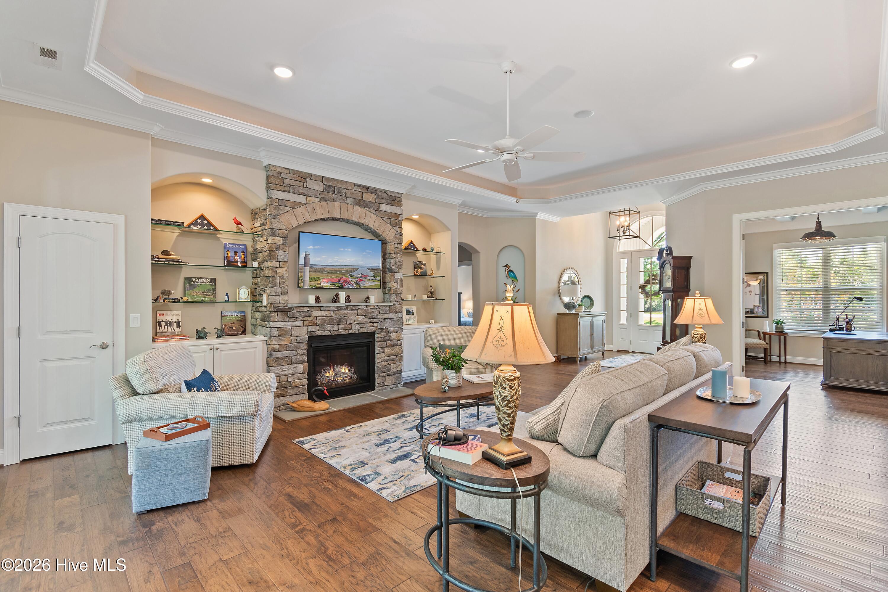 100568990 | Photo 15