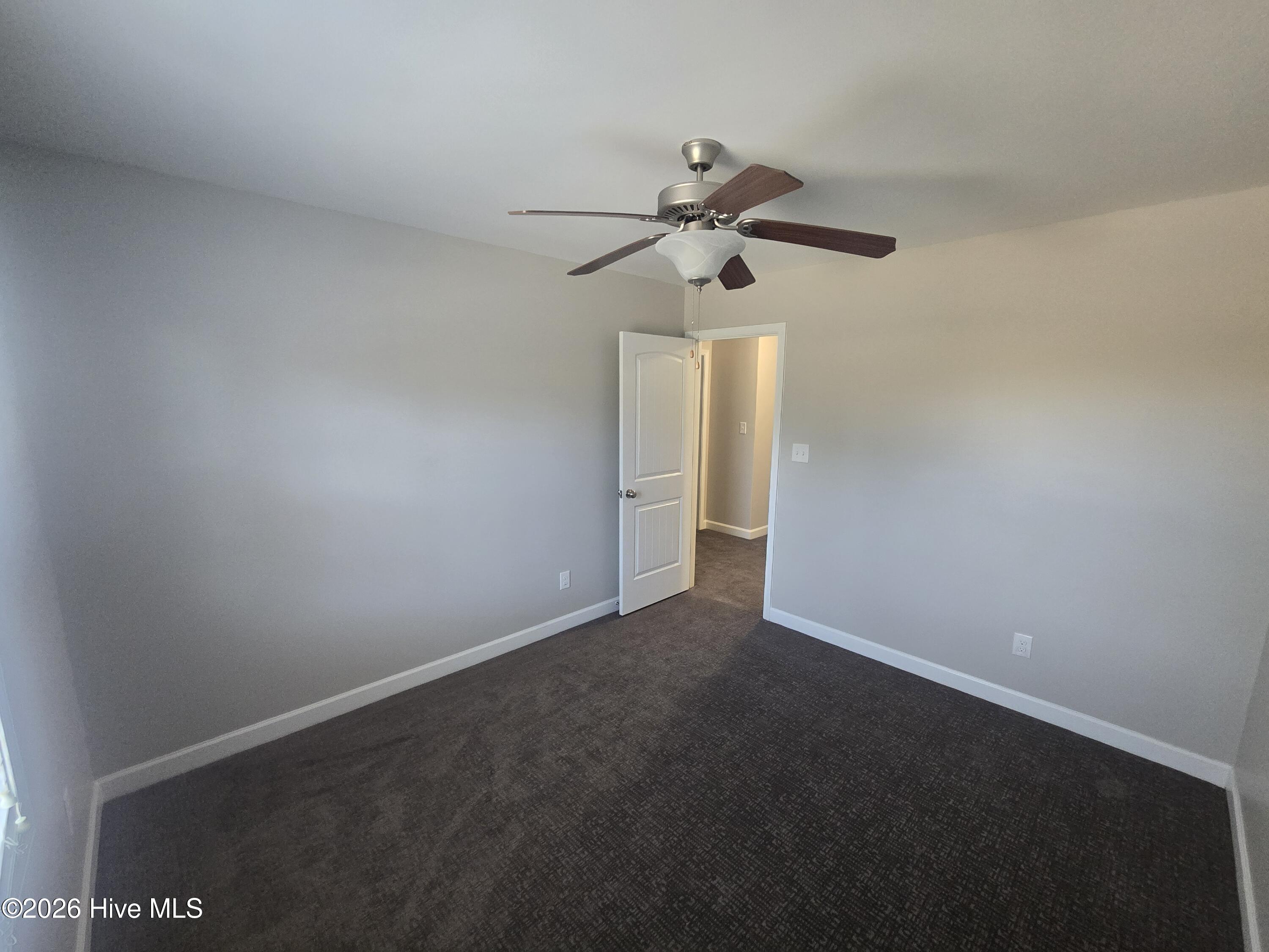 100562974 | Photo 15